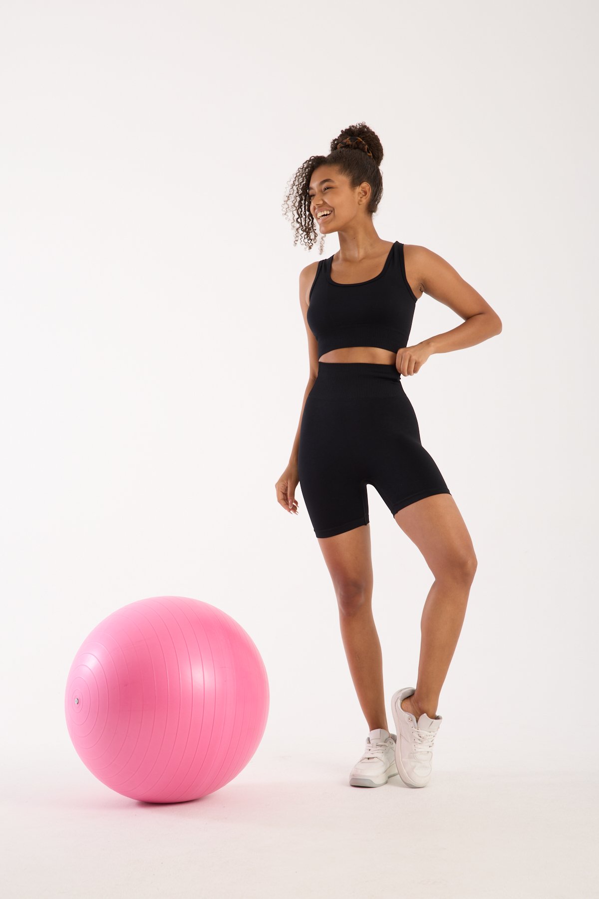 Black Flow Seamless/Dikişsiz Toparlayıcı Spor Büstiyer Şort Takım