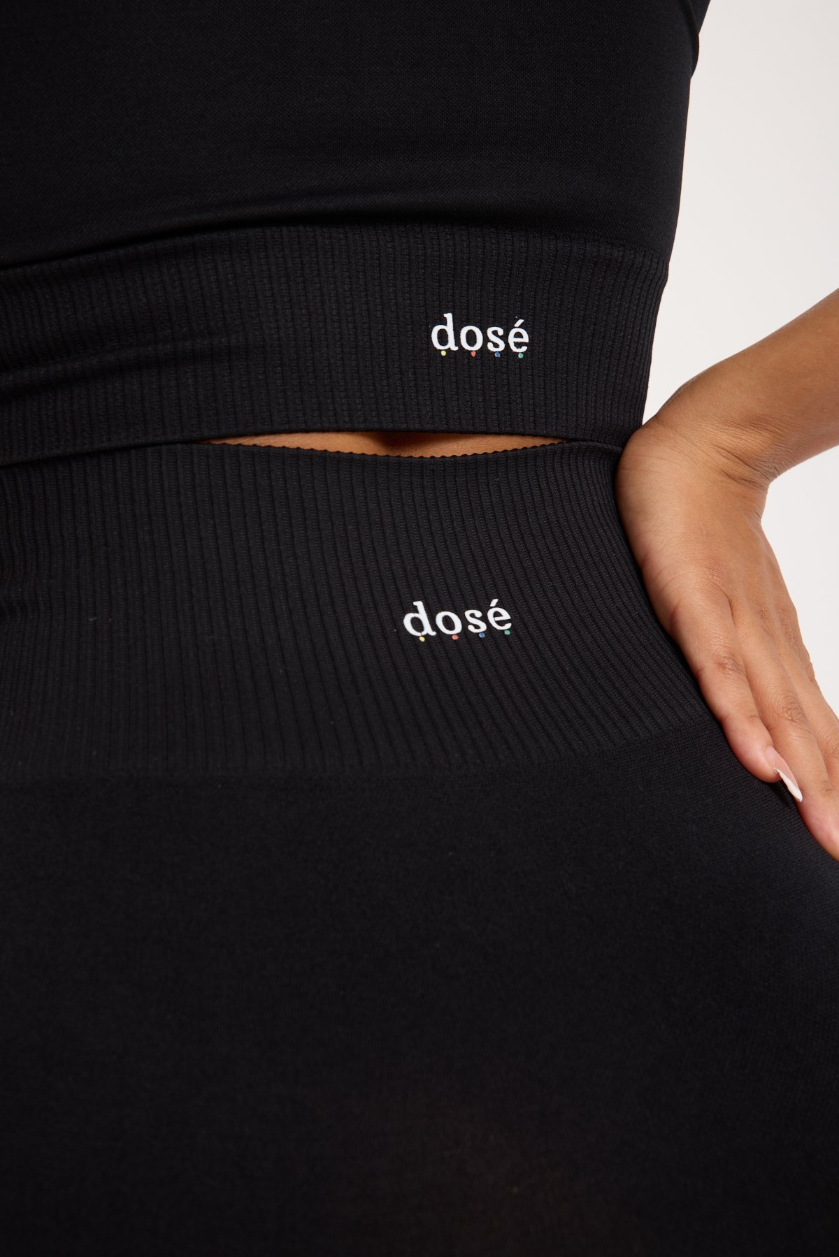 Black Flow Seamless/Dikişsiz Toparlayıcı Spor Büstiyer Şort Takım