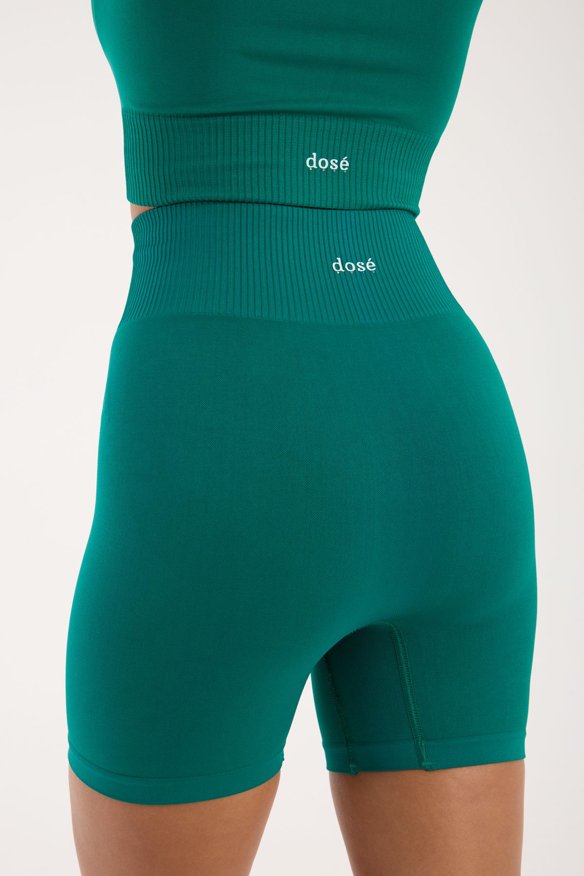 Emerald Flow Seamless/Dikişsiz Toparlayıcı Spor Büstiyer Şort Takım