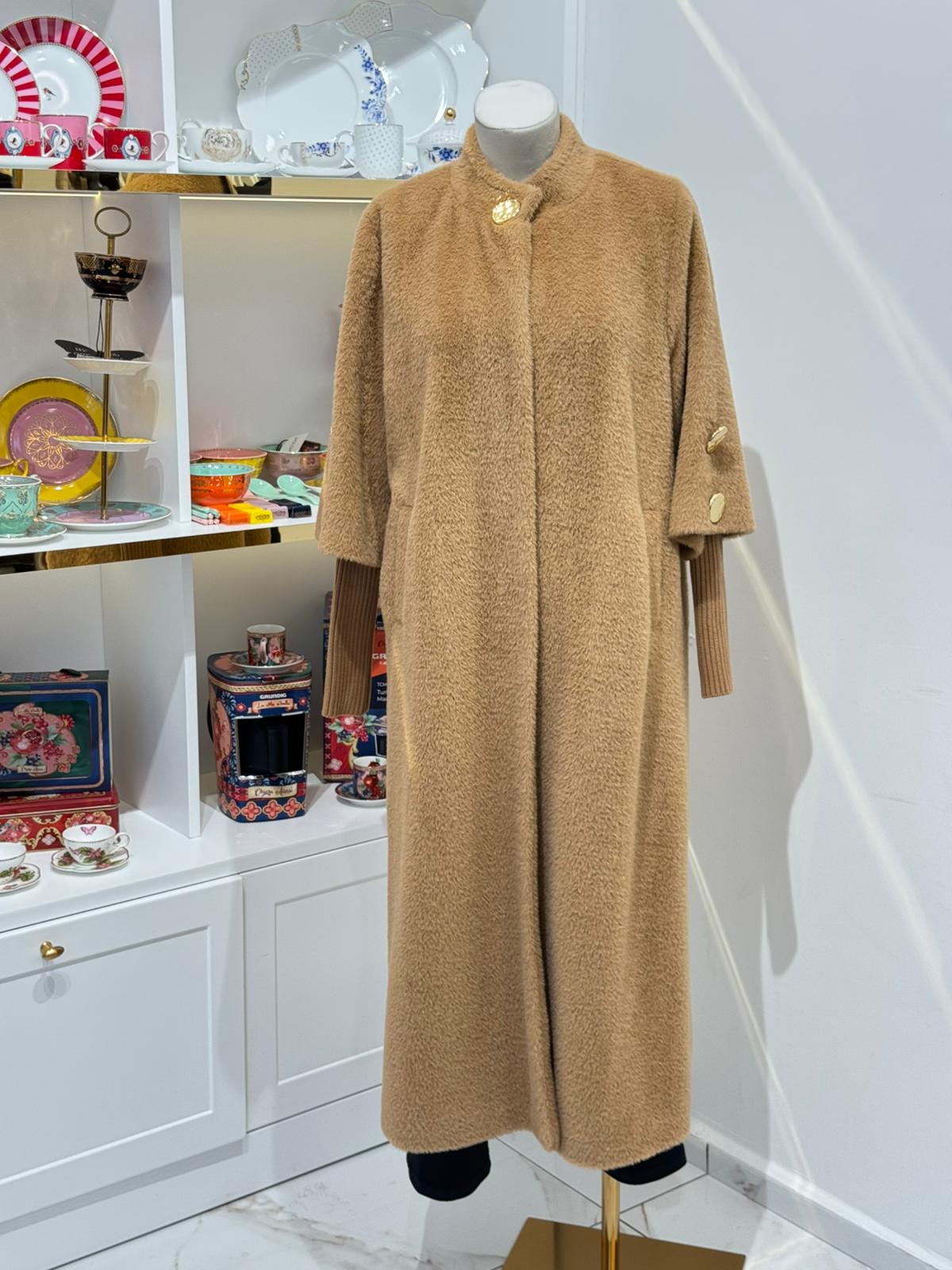 Triko Detaylı Angora Kap