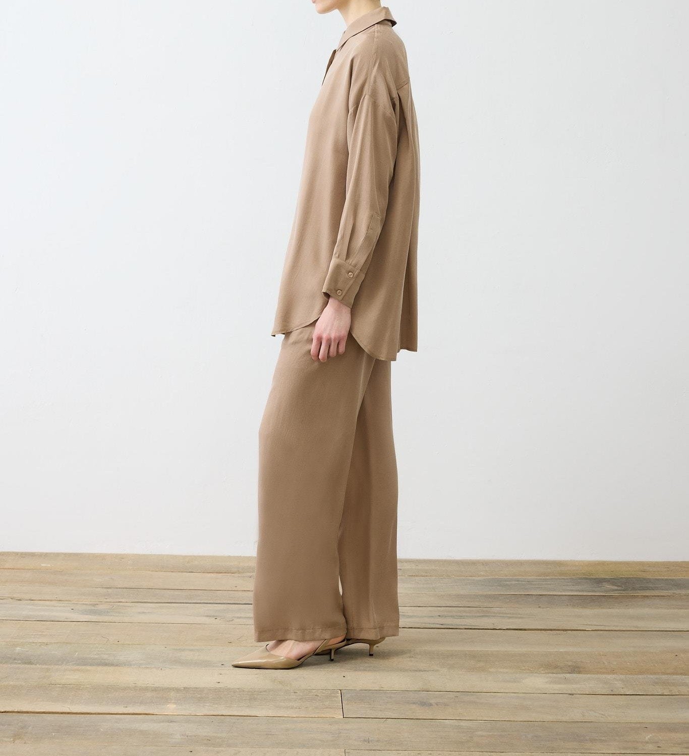 PRİME TAŞLANMIŞ İPEK PANTOLONLU TAKIM CAMEL