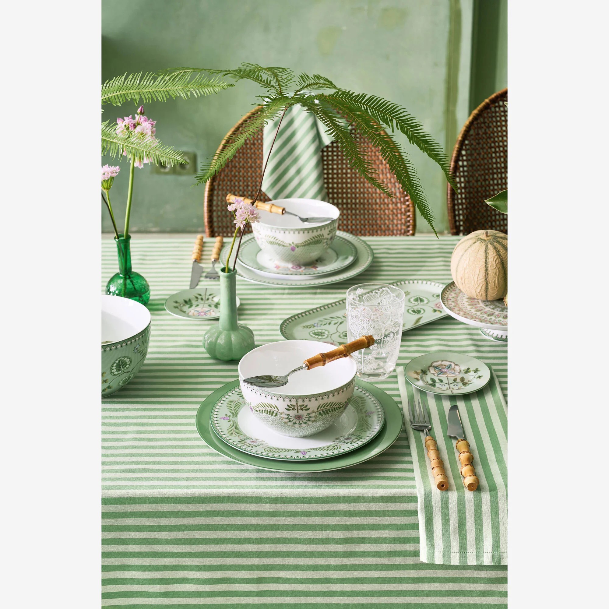 Yeşil Porselen Kase 15 Cm Lily & Lotus Collection