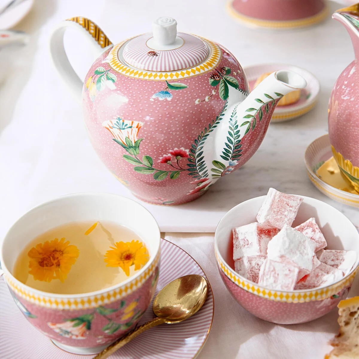 Pembe Porselen Çay Fincan Seti 280 Ml La Majorelle 