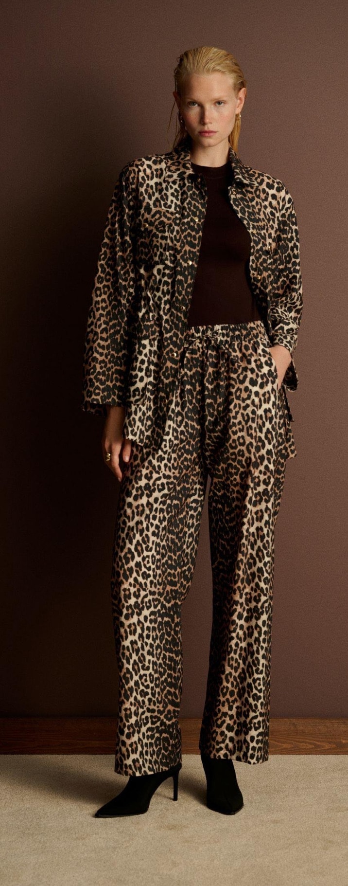 LEOPAR DESEN CEPLİ PANTOLONLU TAKIM KAHVE