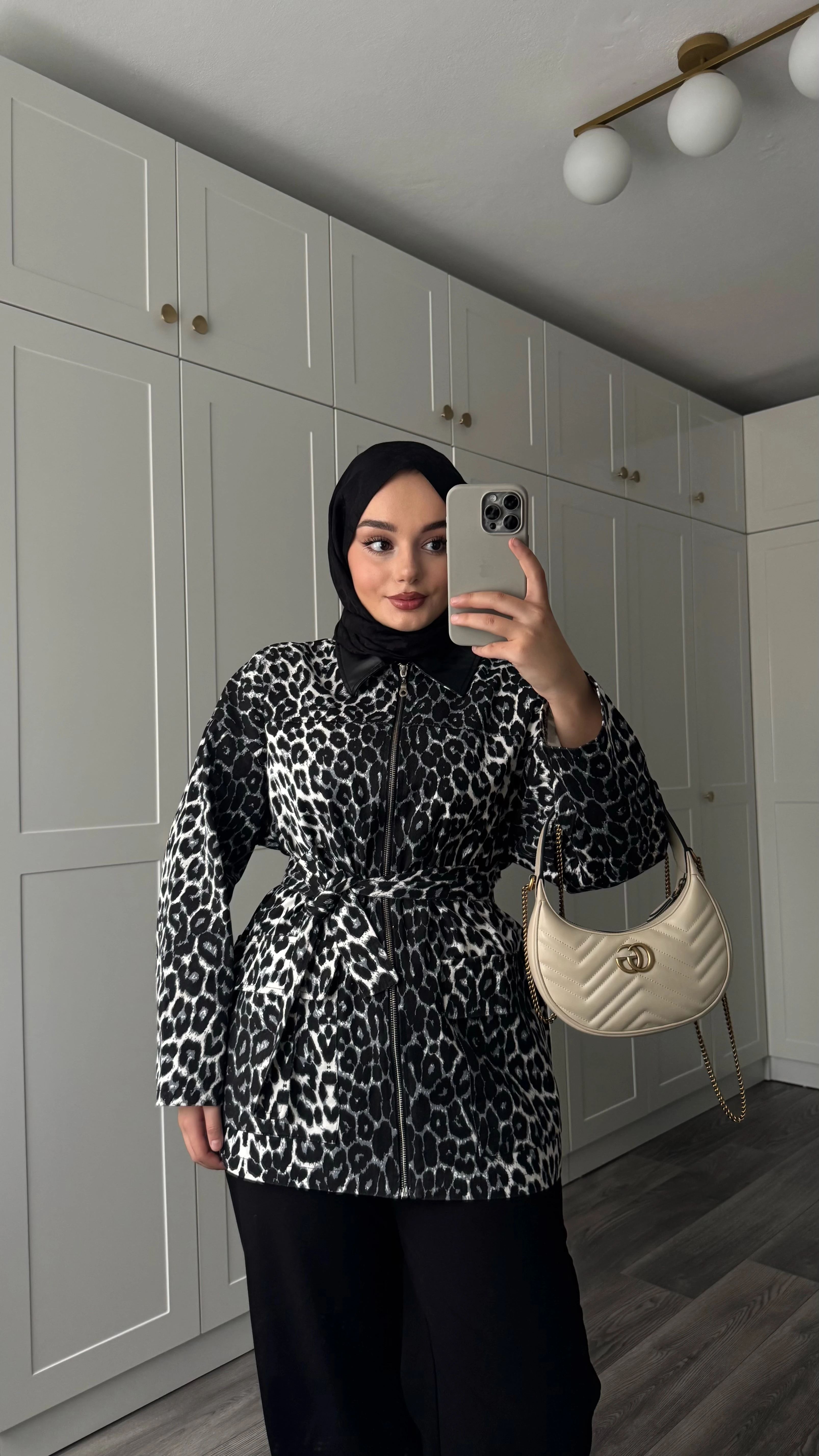 Deri Yakalı Leopar Ceket Siyah