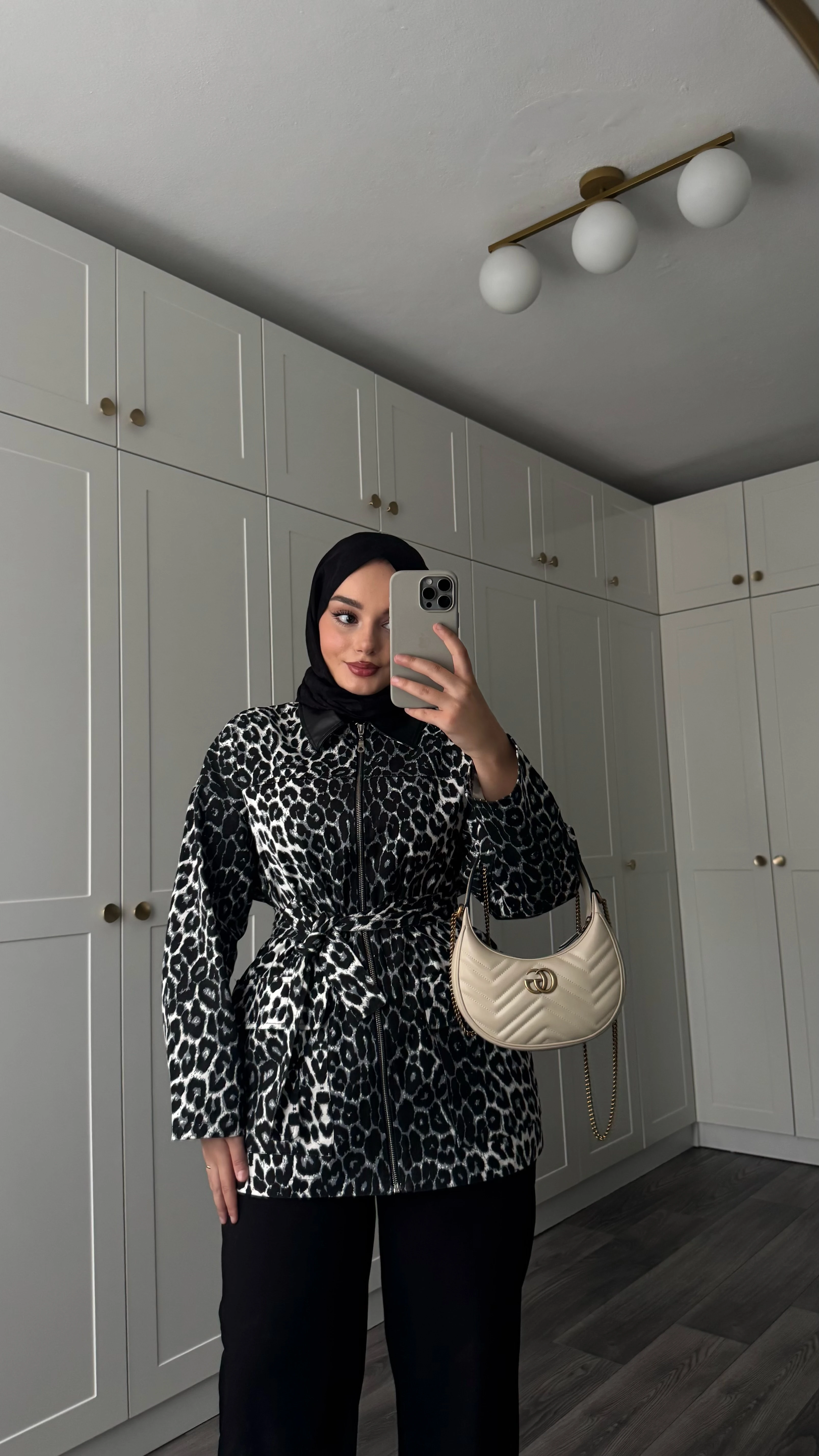 Deri Yakalı Leopar Ceket Siyah