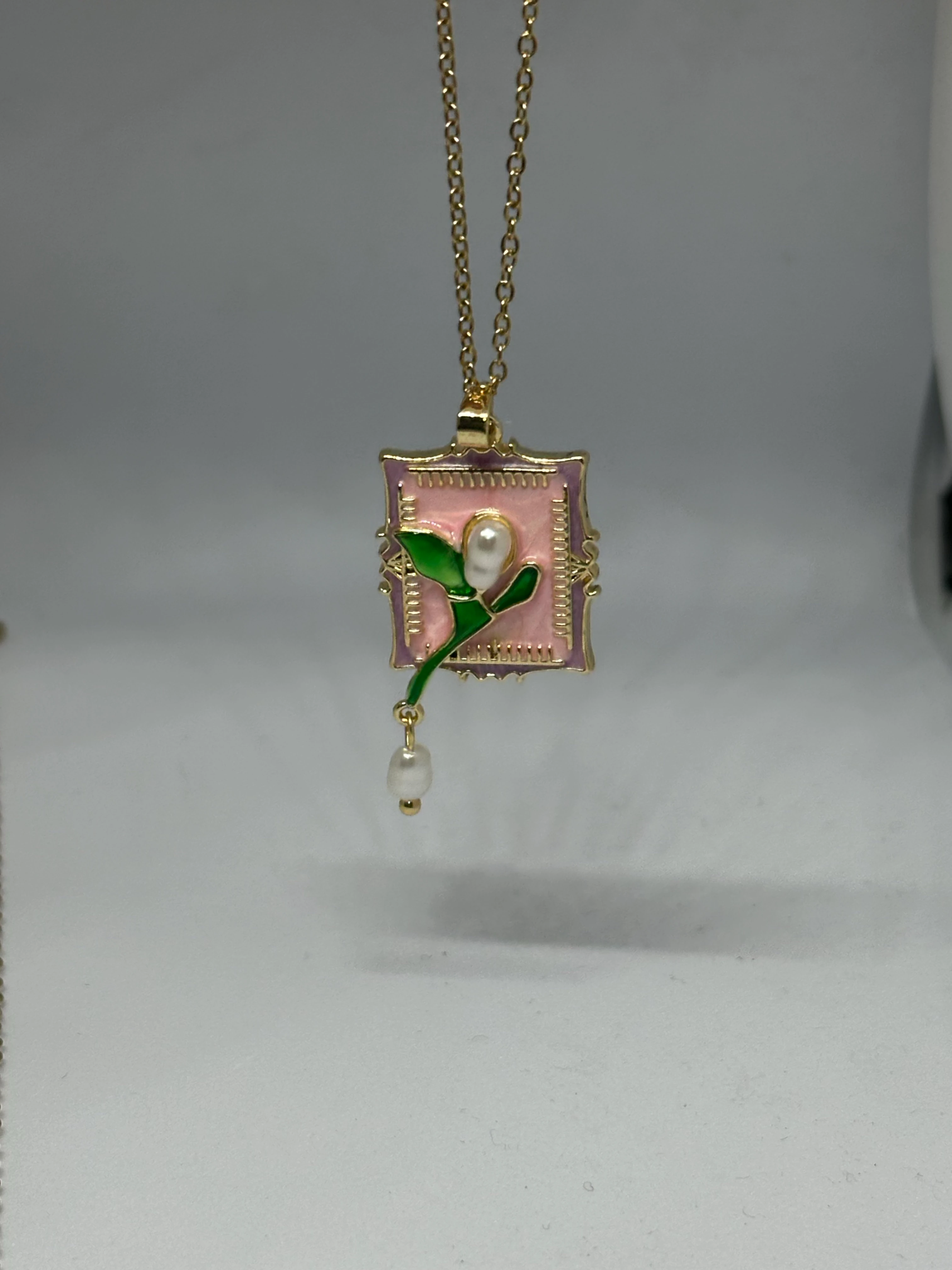 Pink Elegant Sanat Kolye