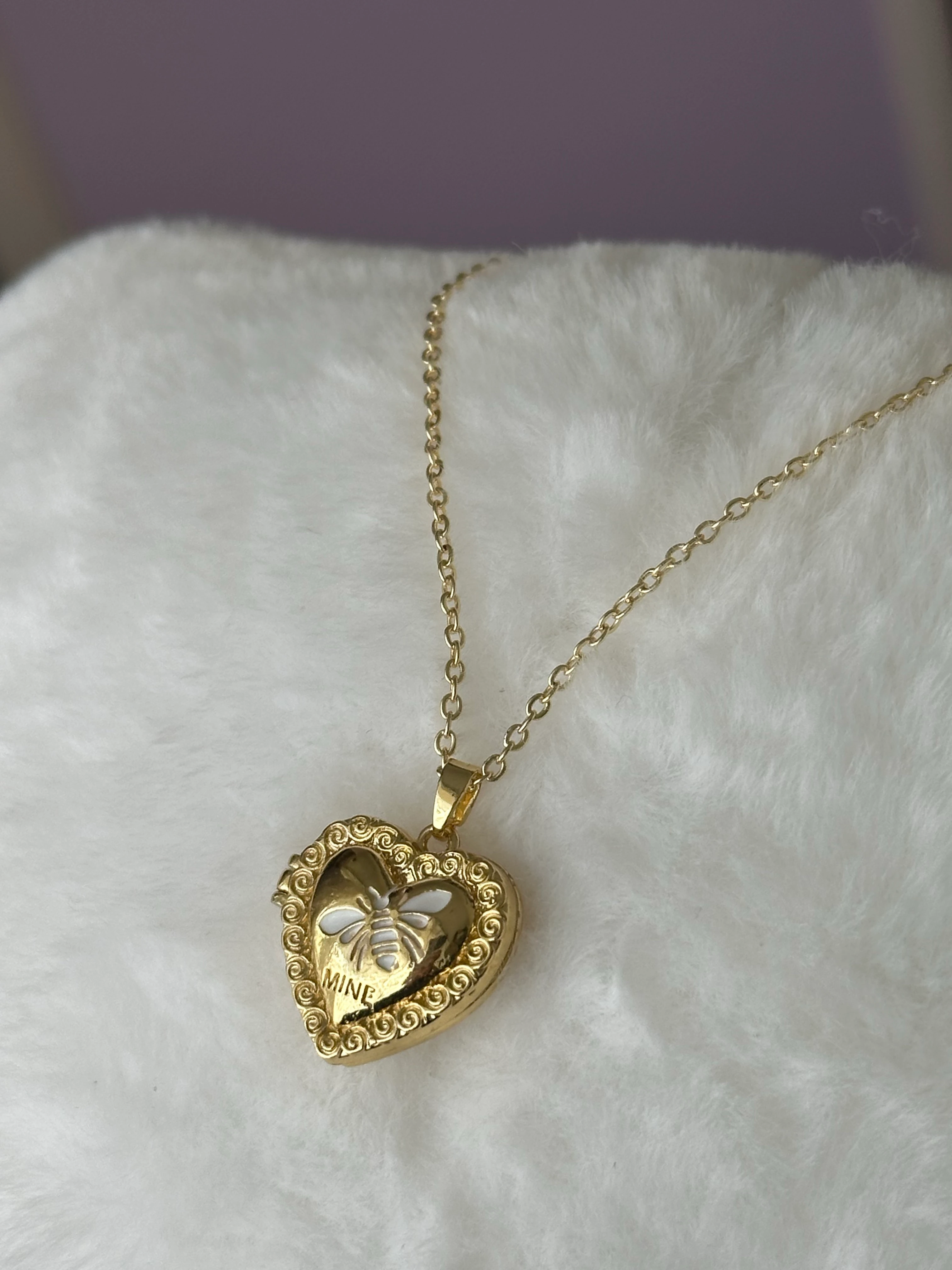 Çelik | Bee Heart Open Locker Kolye