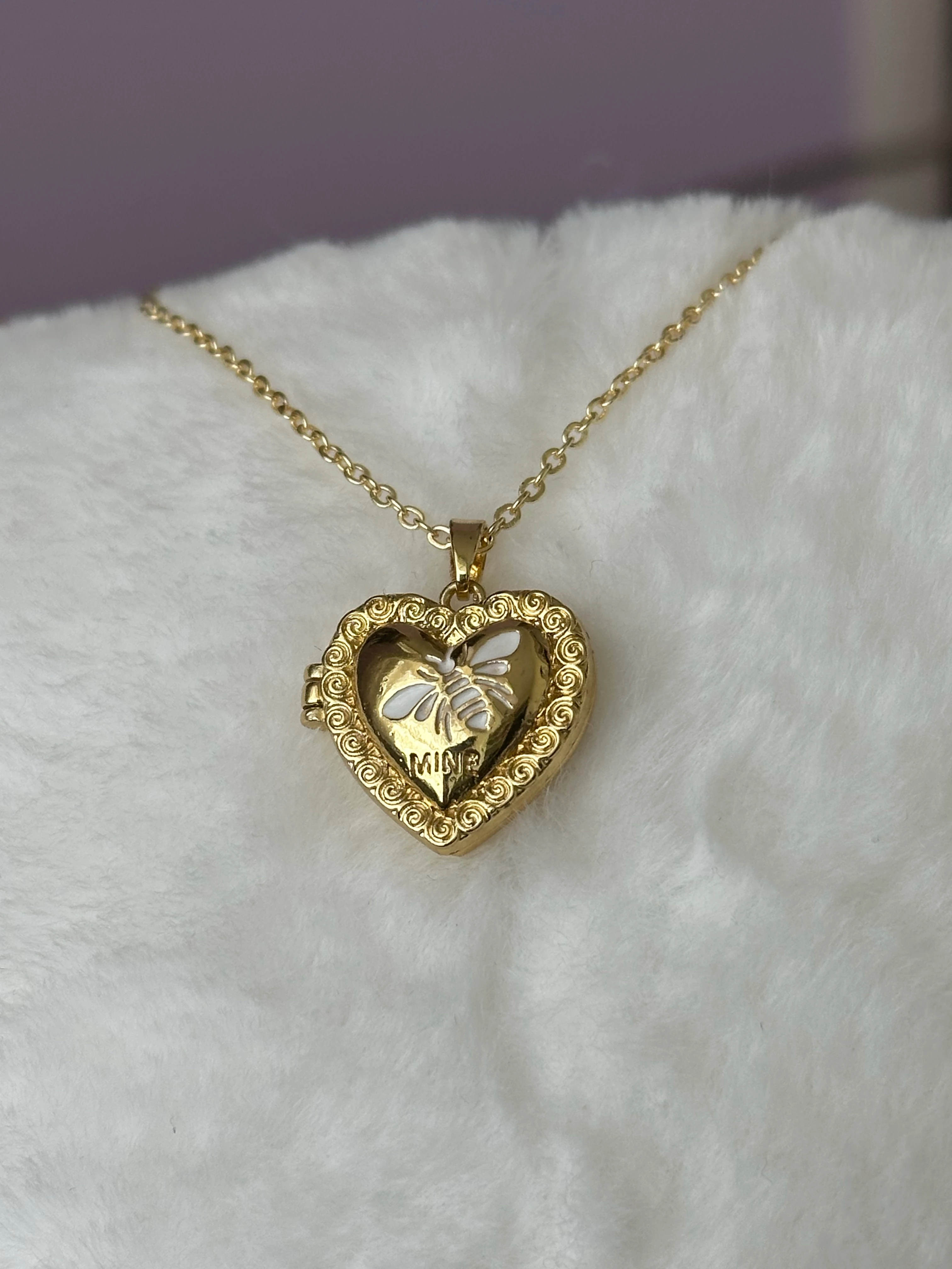 Çelik | Bee Heart Open Locker Kolye