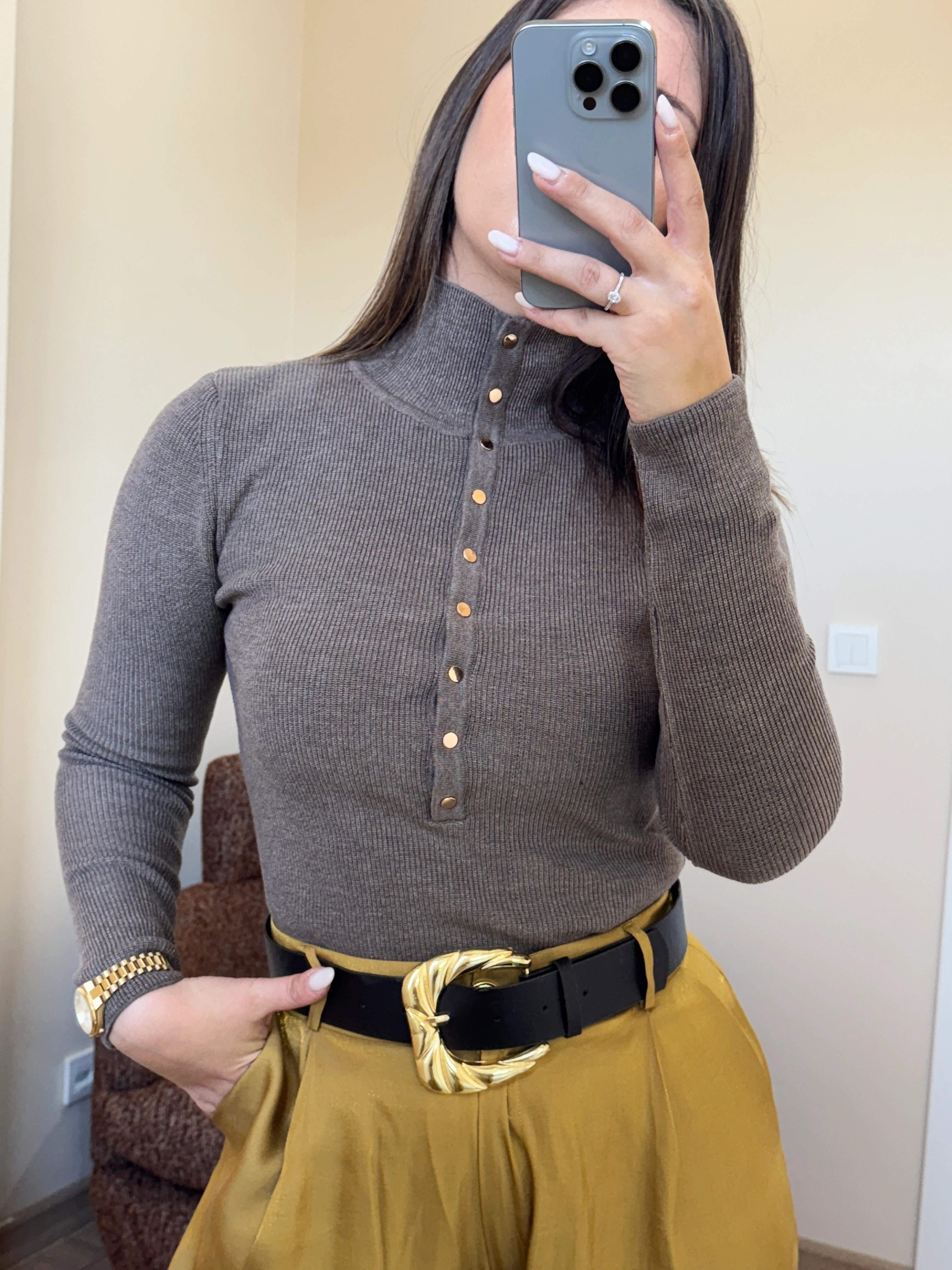 Dilvin Dik Yaka Çıtçıtlı Triko Kazak