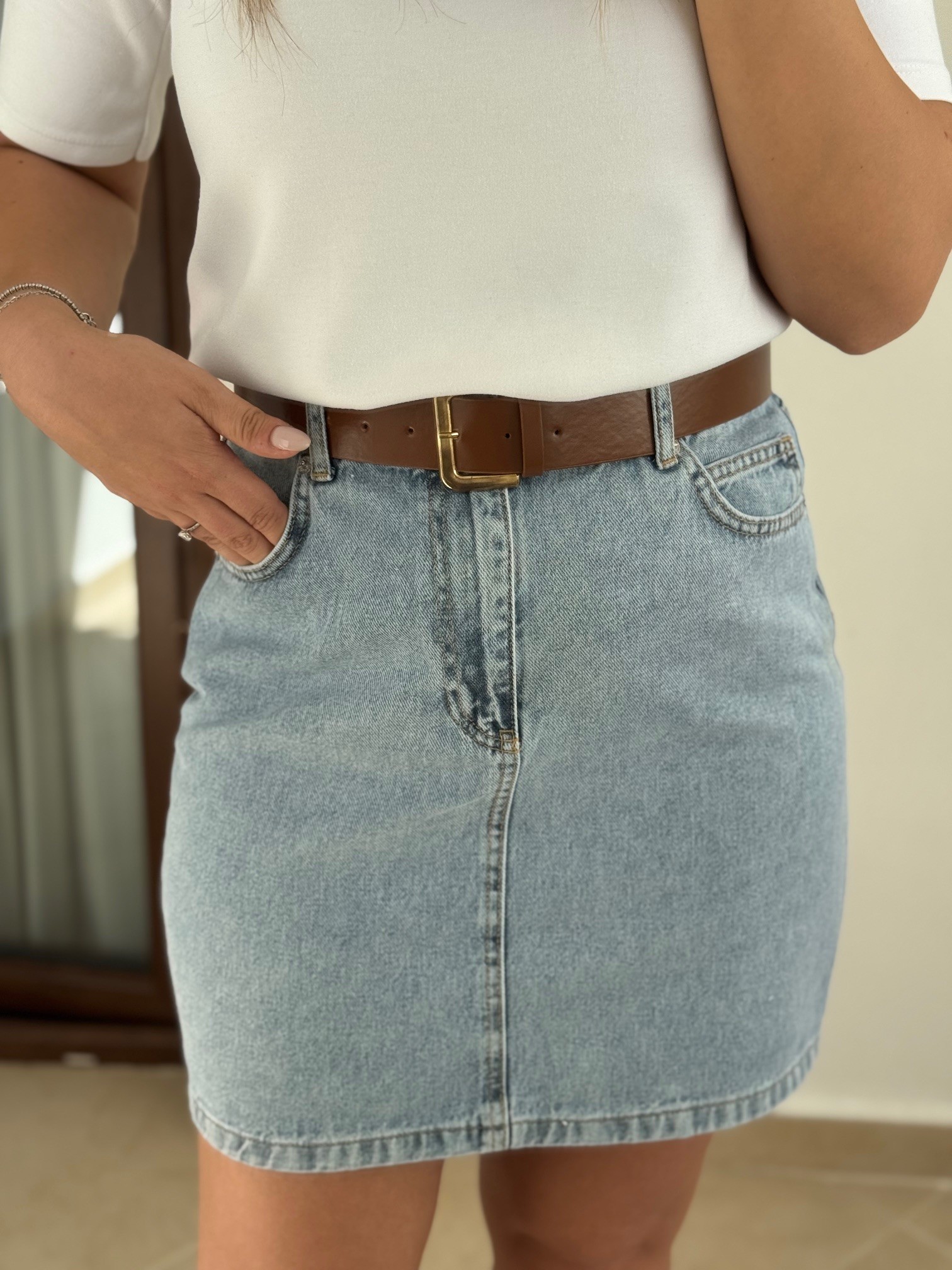 Kemer Detaylı Kısa Denim Etek