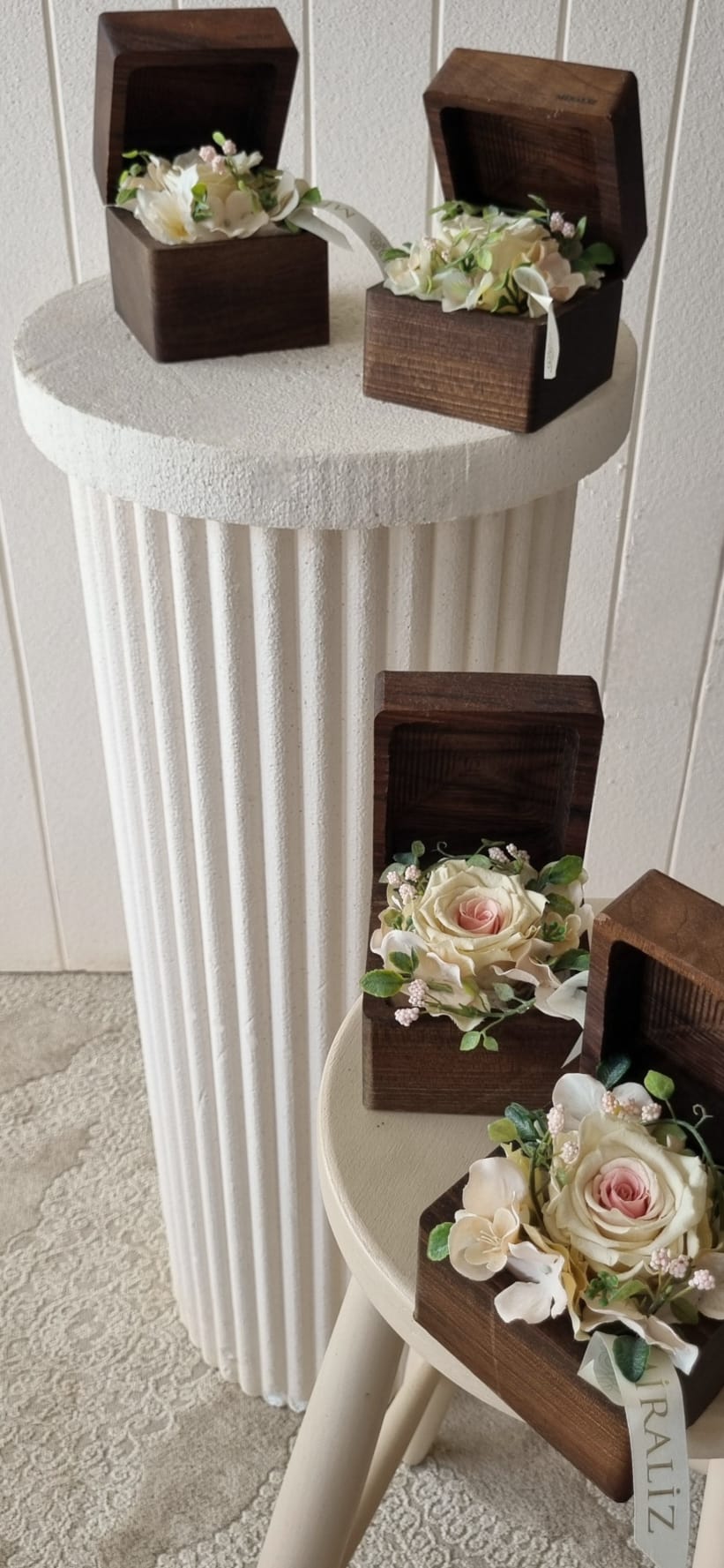 premium flower box alice in wonderland - premium ahşap çiçek kutuları