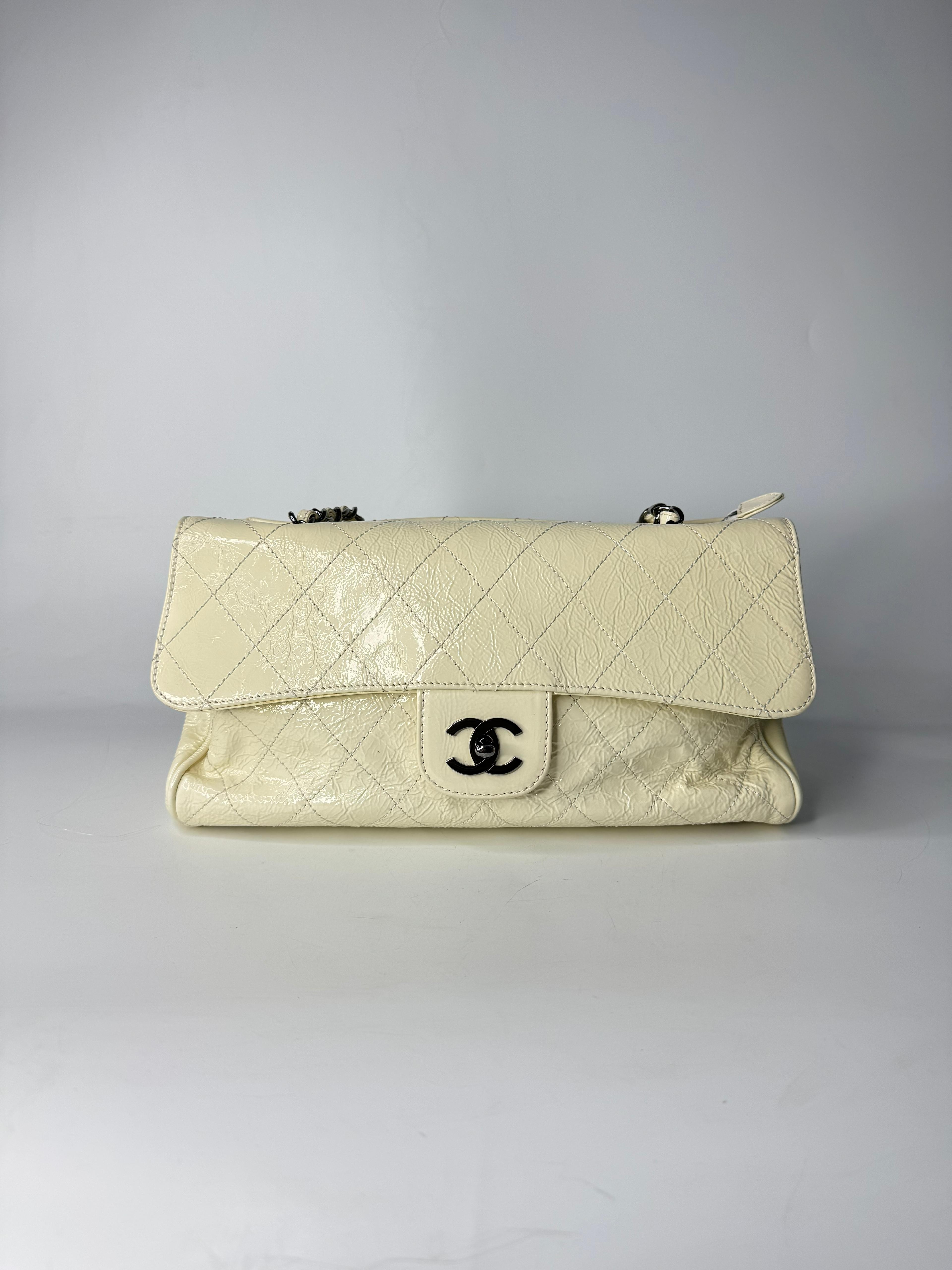 CHANELECRU PATENT LEATHER DOUBLE COMPARTMENT SHOULDER BAG
