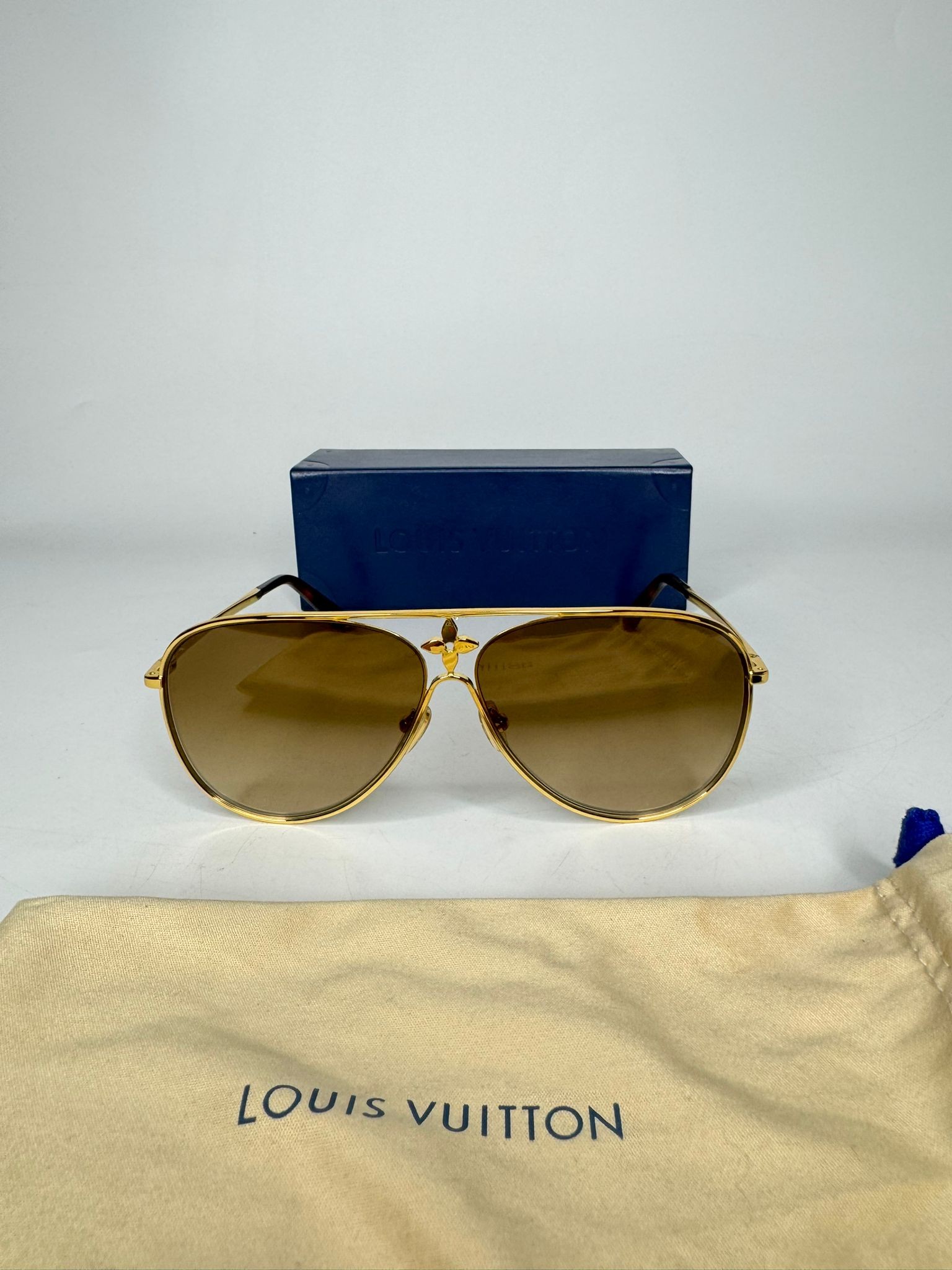 LOUIS VUITTON SUN GLASSES