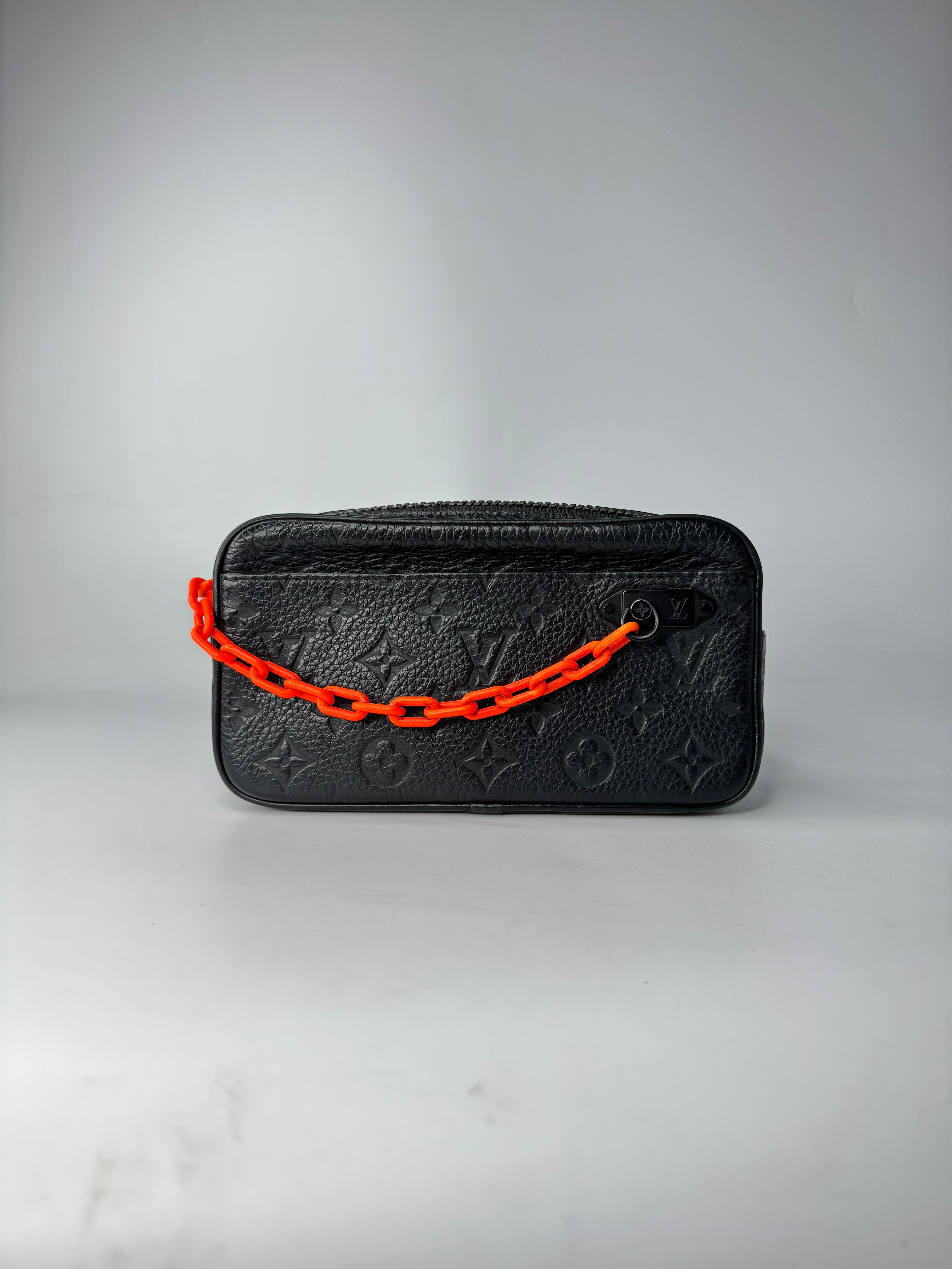 LOUIS VUITTON  UNIFORMES TAURILLON MONOGRAM