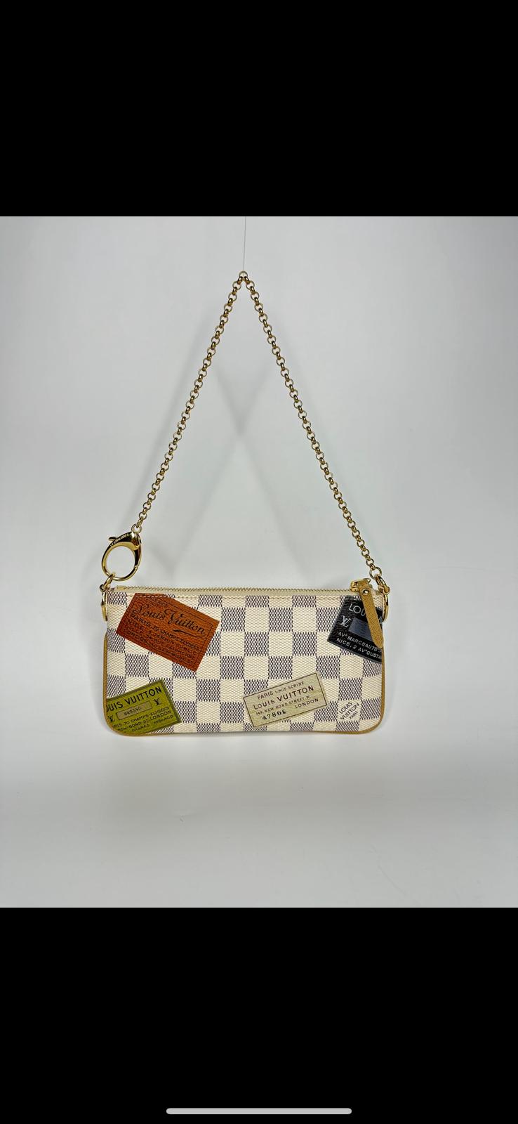 LOUIS VUITTON POCHETTE