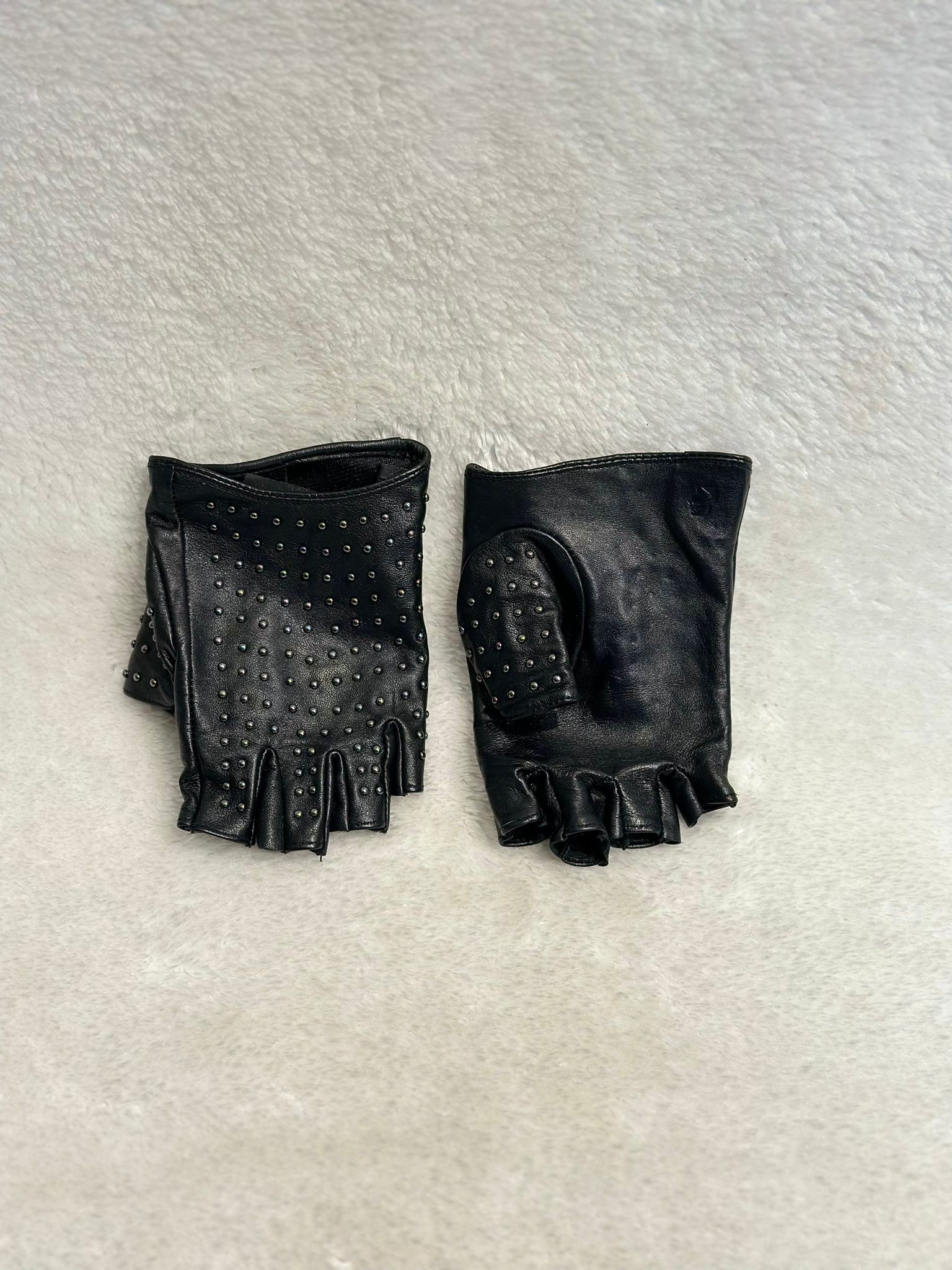 KARL LAGERFELD GLOVES