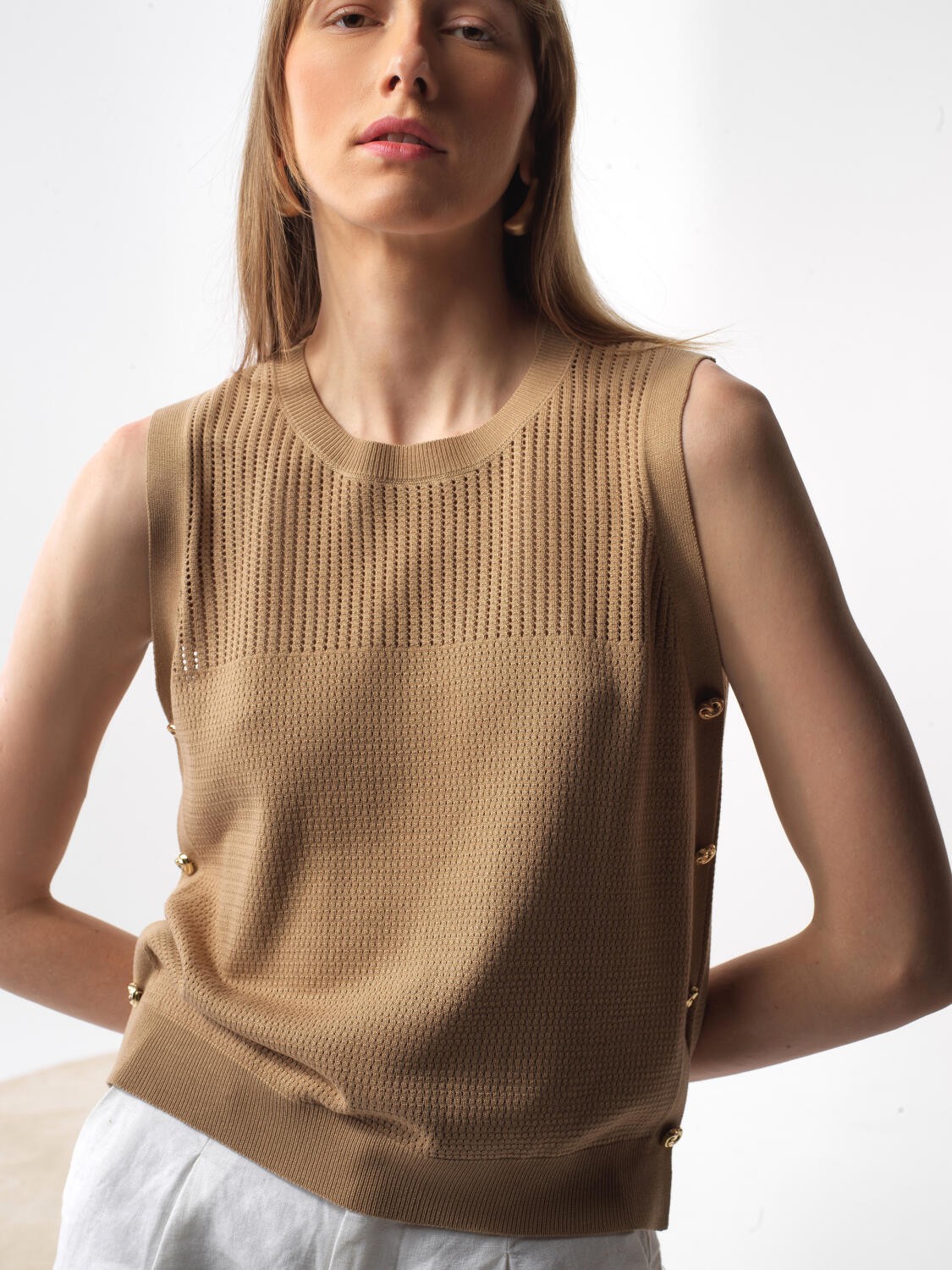 BEYAZ REGULAR FIT SÜVETER - Camel