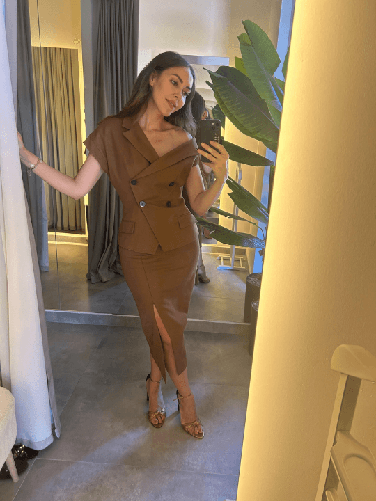 TANIA TAKIM