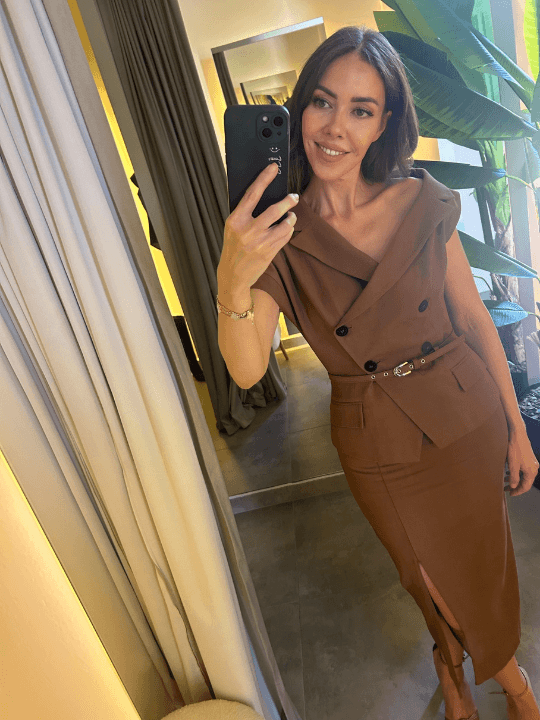 TANIA TAKIM