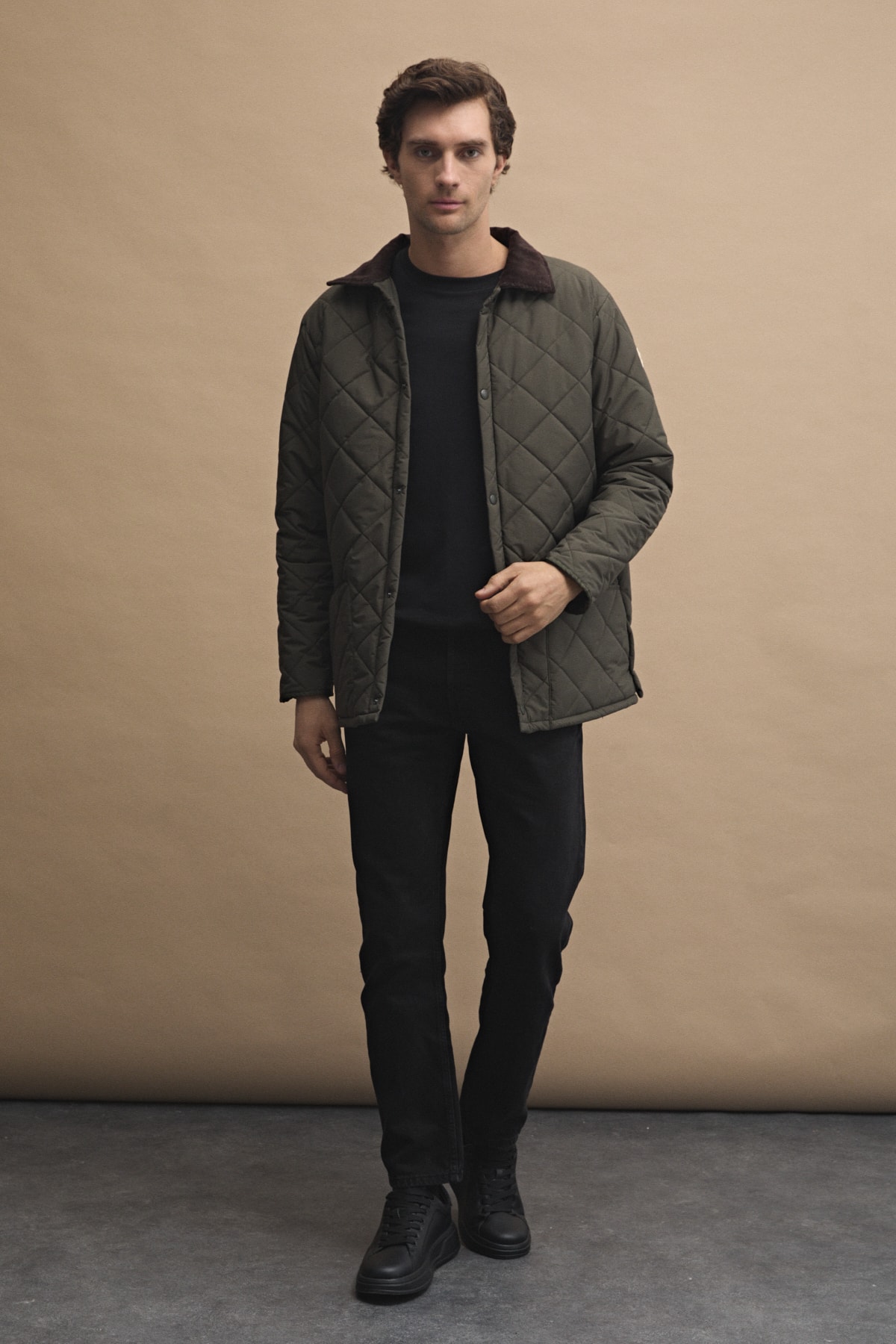 Kapitone Basic Mont