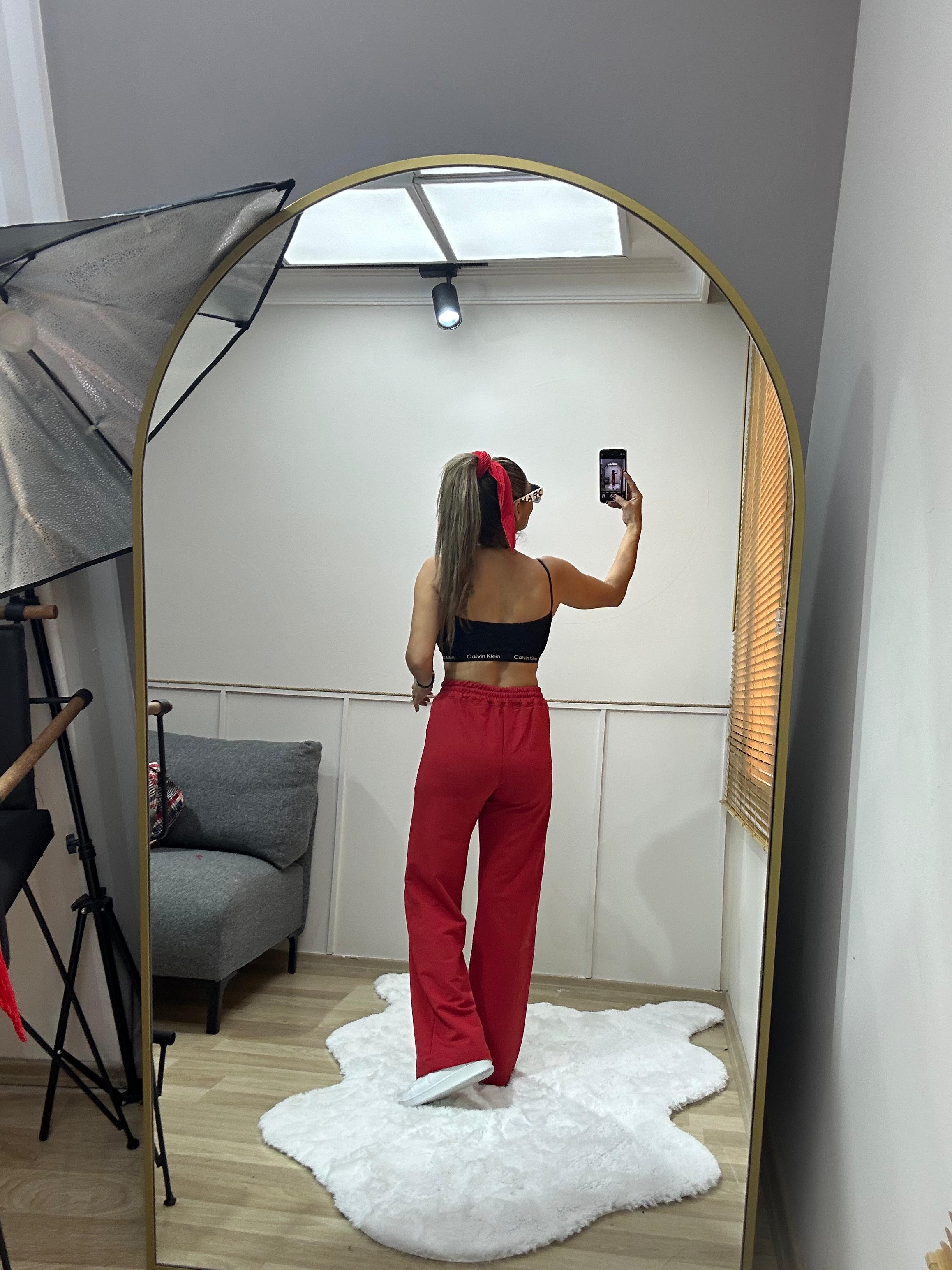 VERA EŞOFMAN ALTI