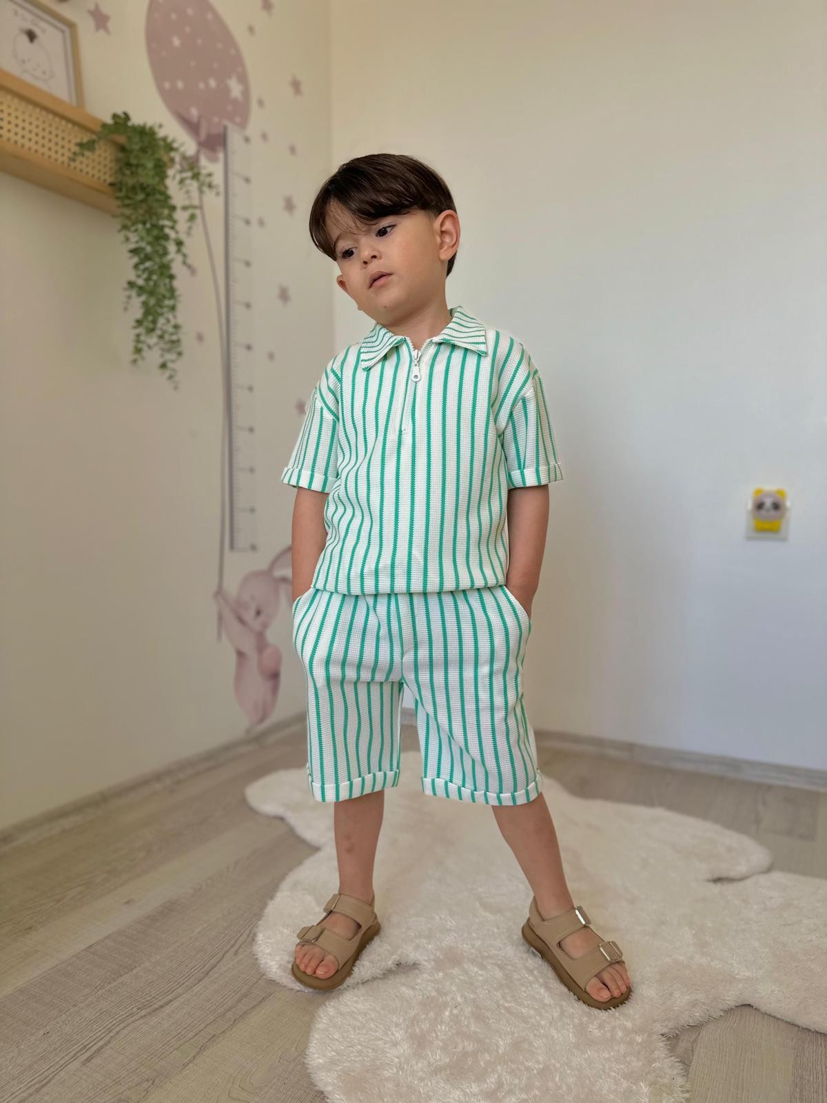 Yeşil Çizgili Şortlu Takım