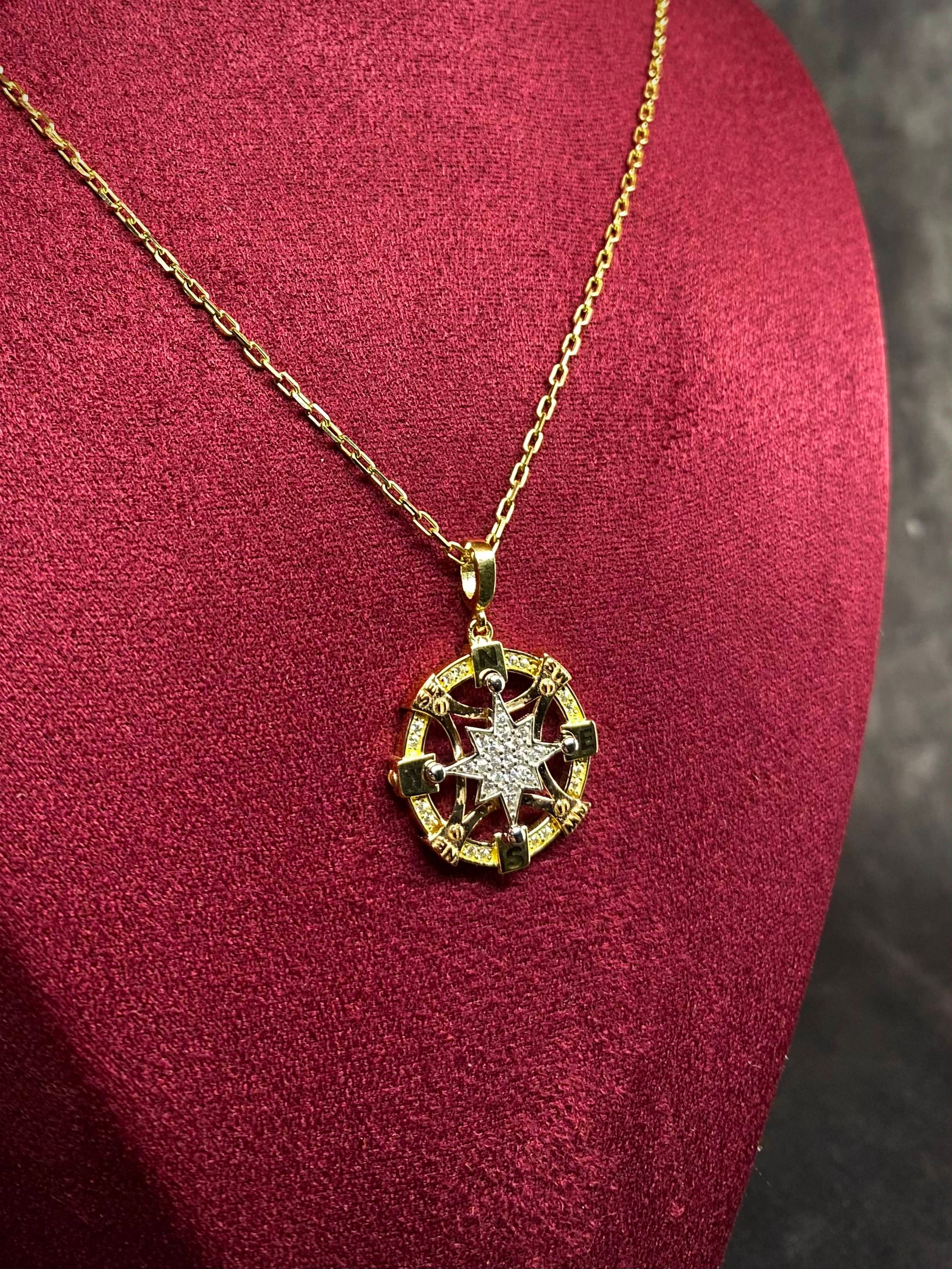 14 K Taşlı Pusula Altın Kolye