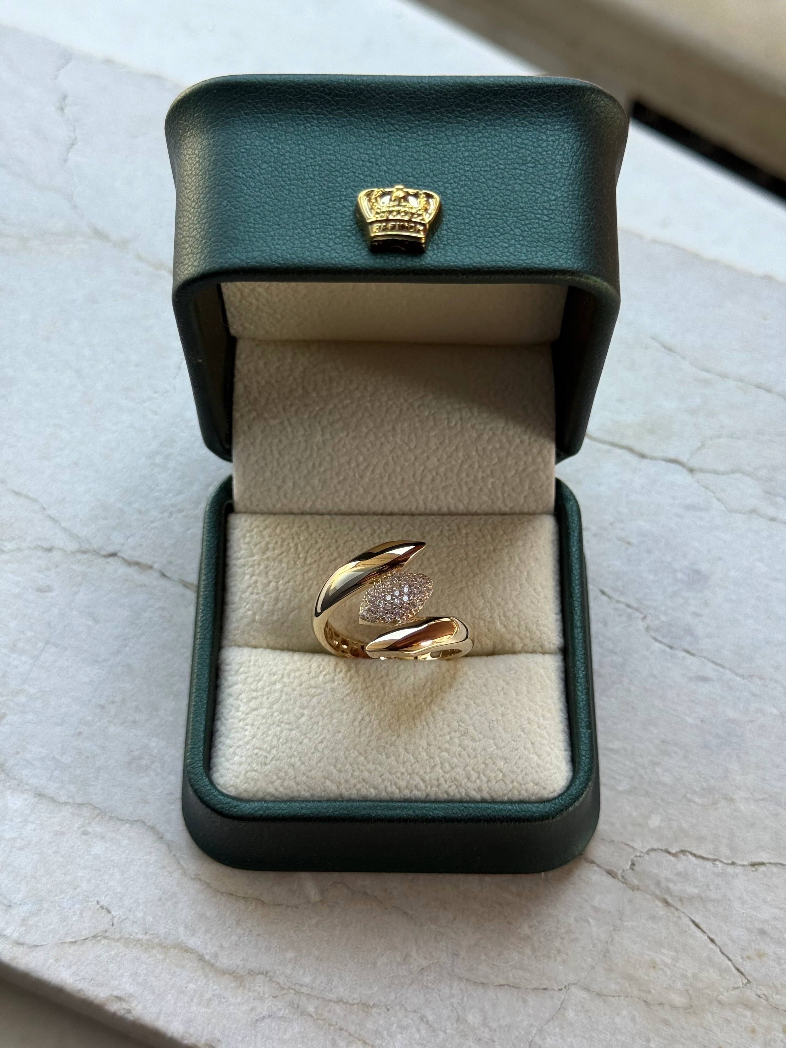 14K Taşlı Bombeli Sarmal Altın Yüzük