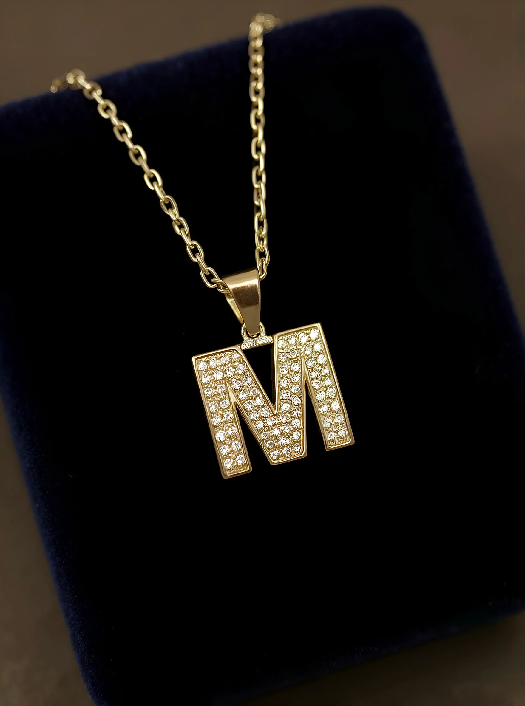 14 K 'M' Harf Altın Kolye