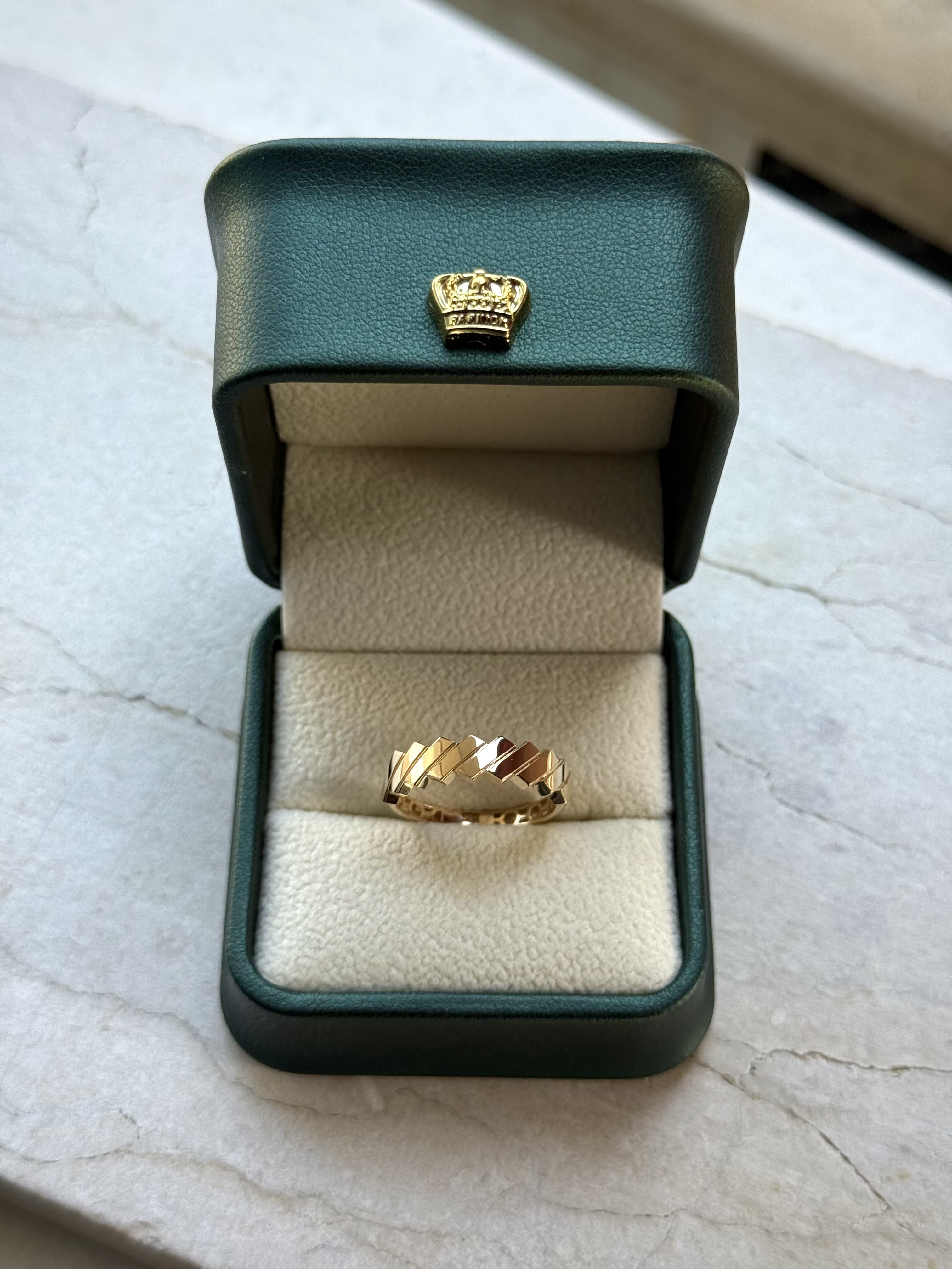 14 K Dikdörtgen Sıralı Altın Yüzük