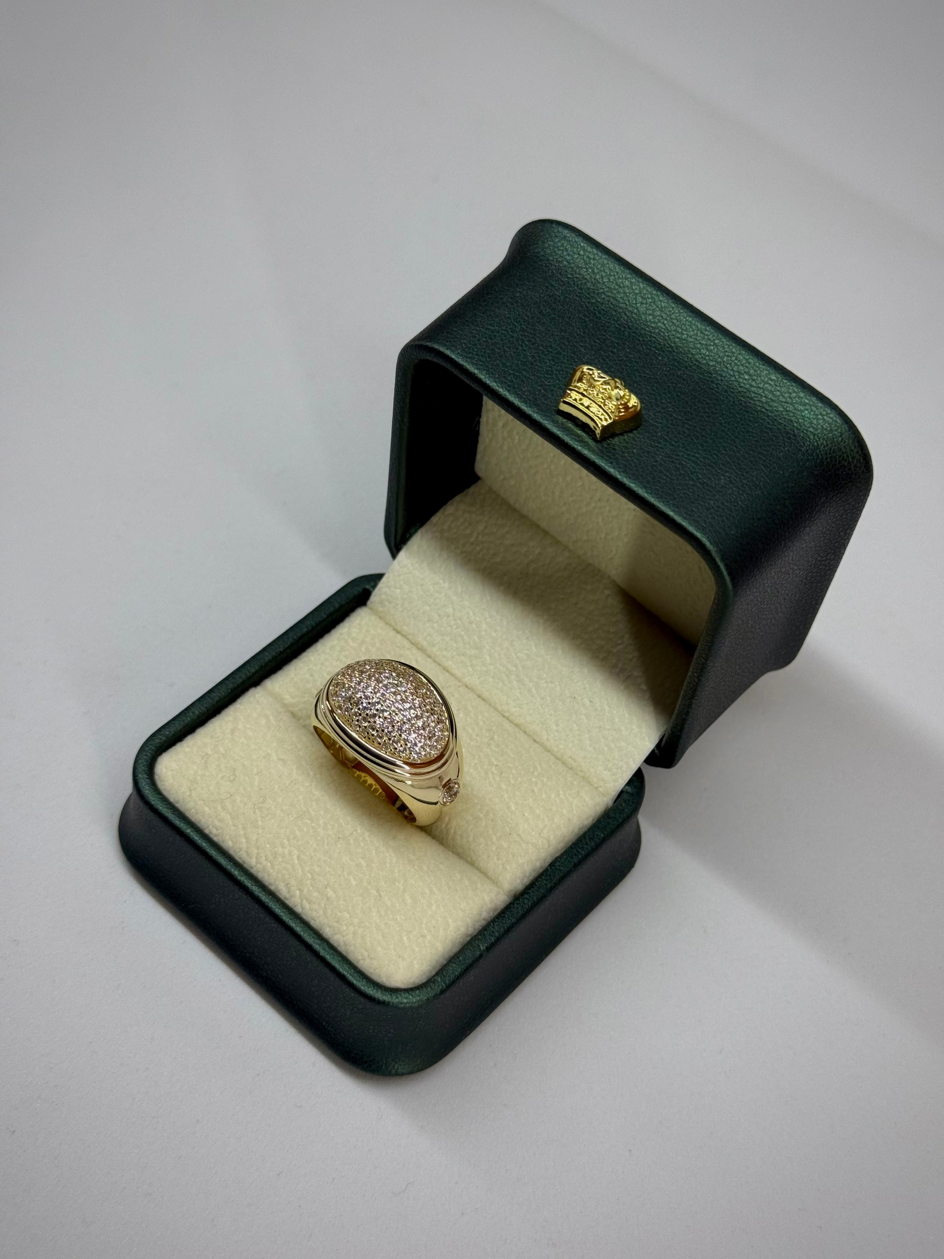 14 K Oval Bombeli Taşlı Altın Yüzük