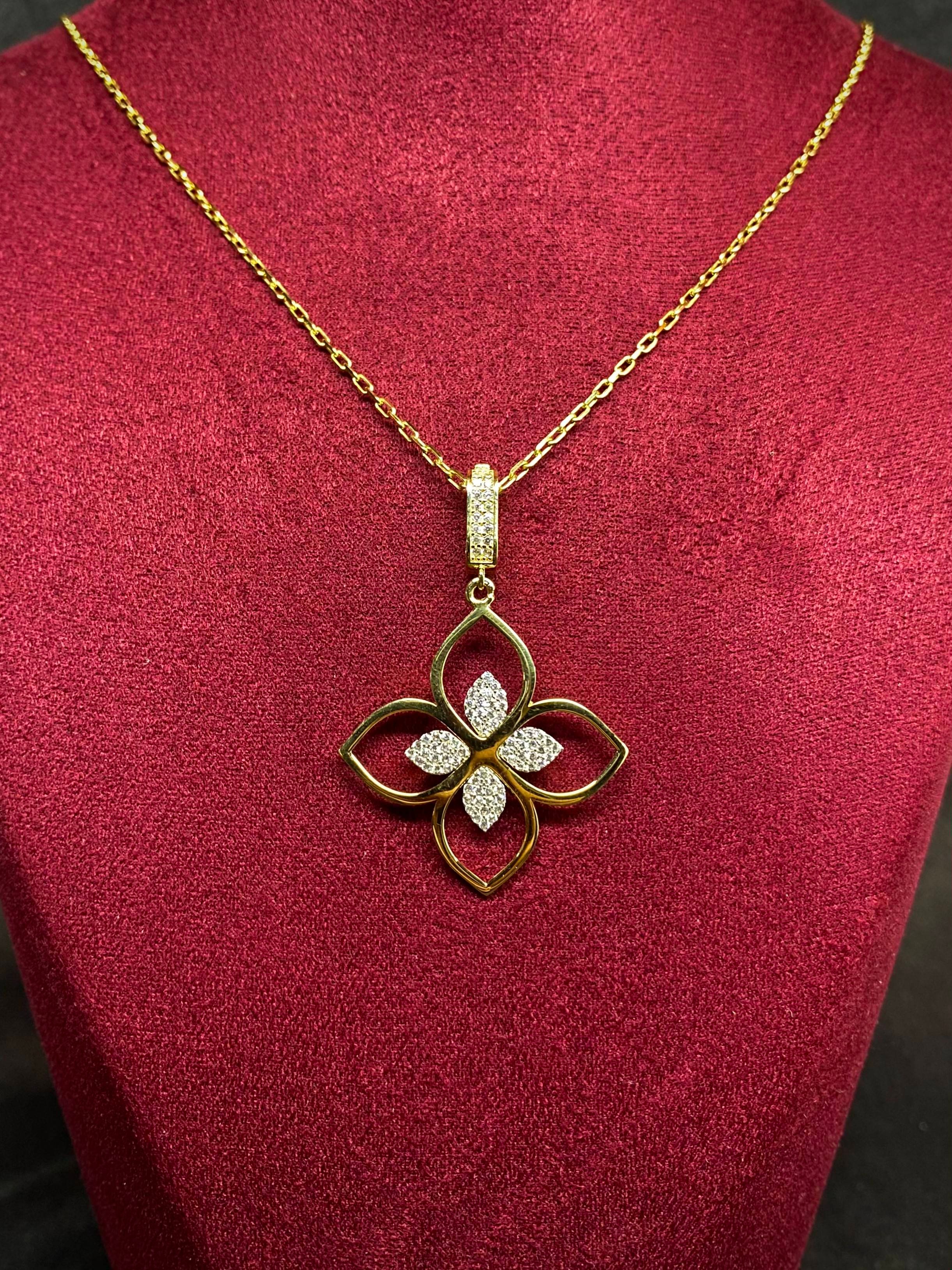 14 K Taşlı Çerçeveli Yonca Altın Kolye