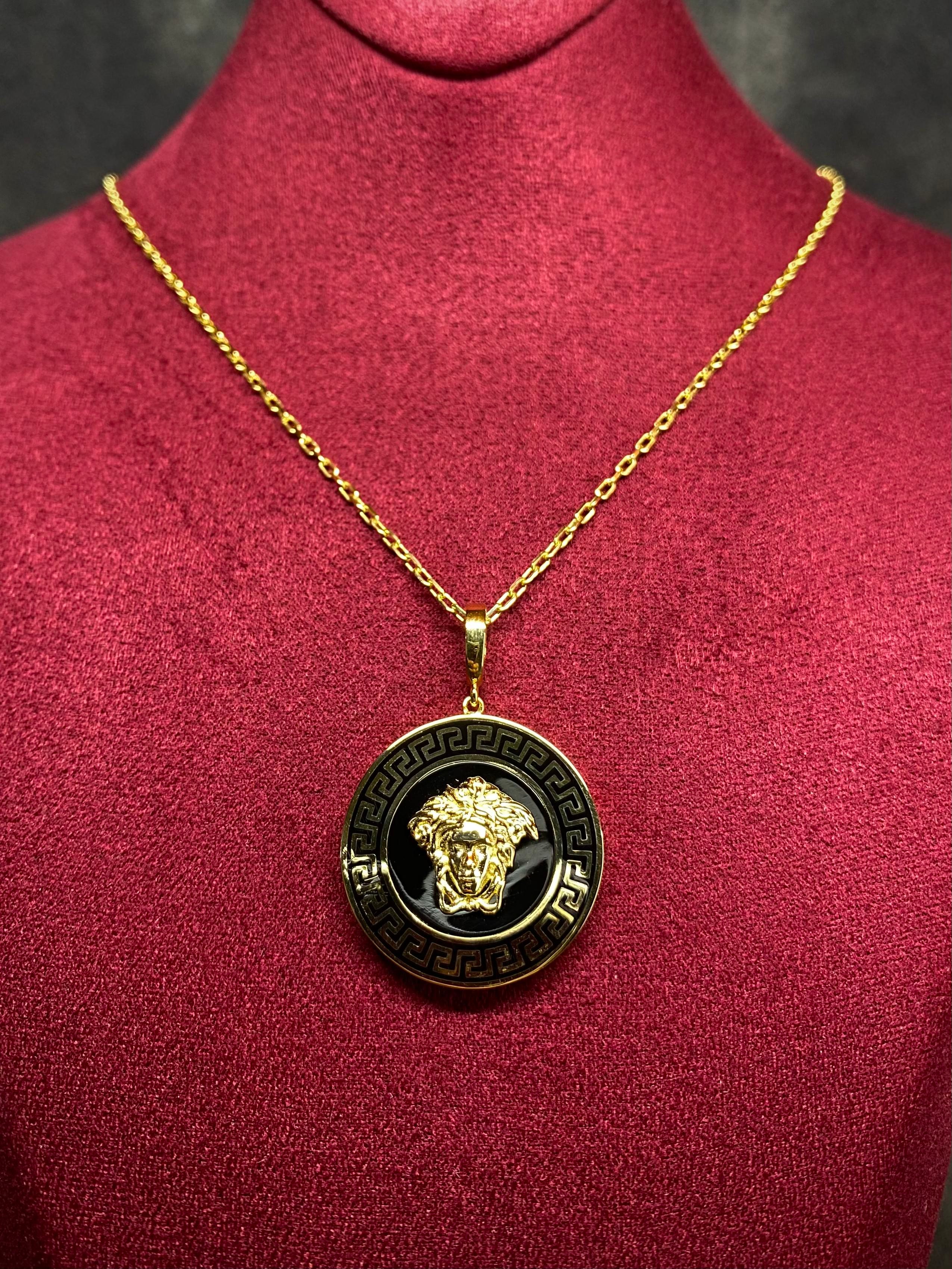 14 K Greek Desenli Medusa Altın Kolye