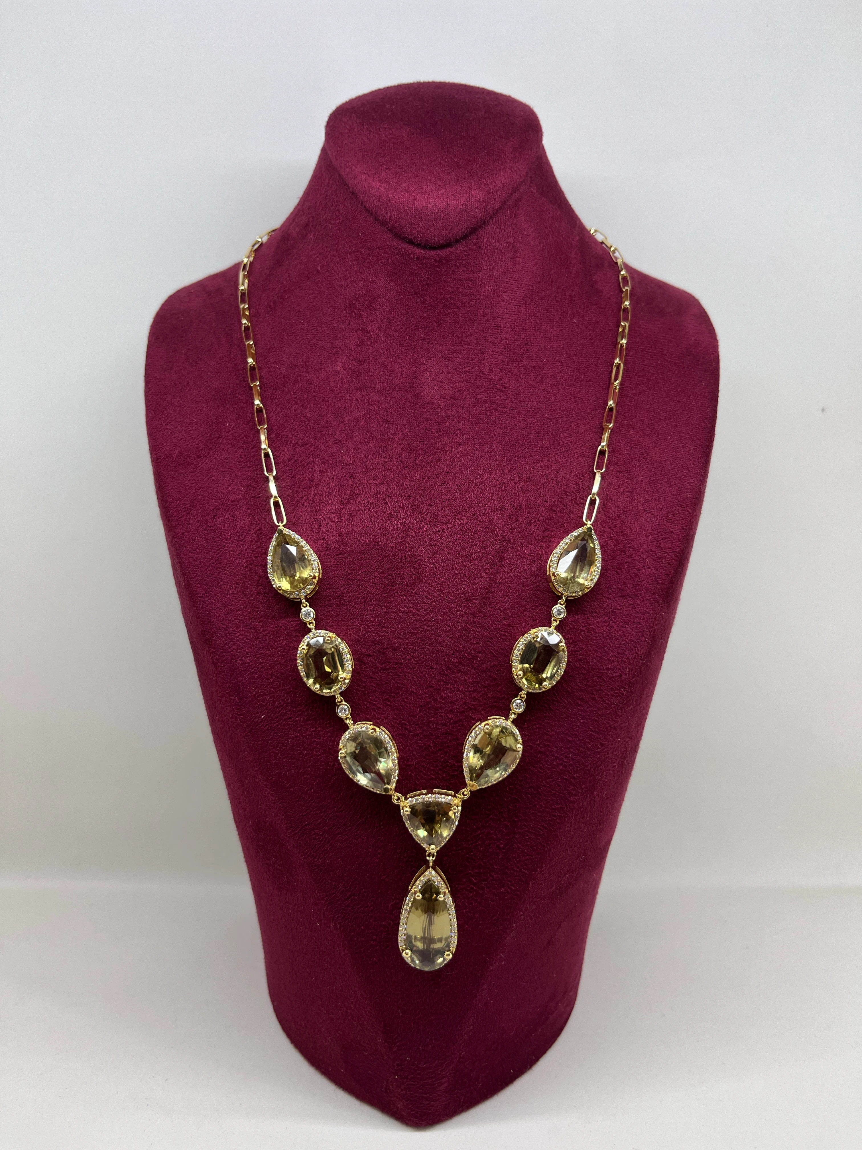 18 K Damla Taşlı Altın Kolye