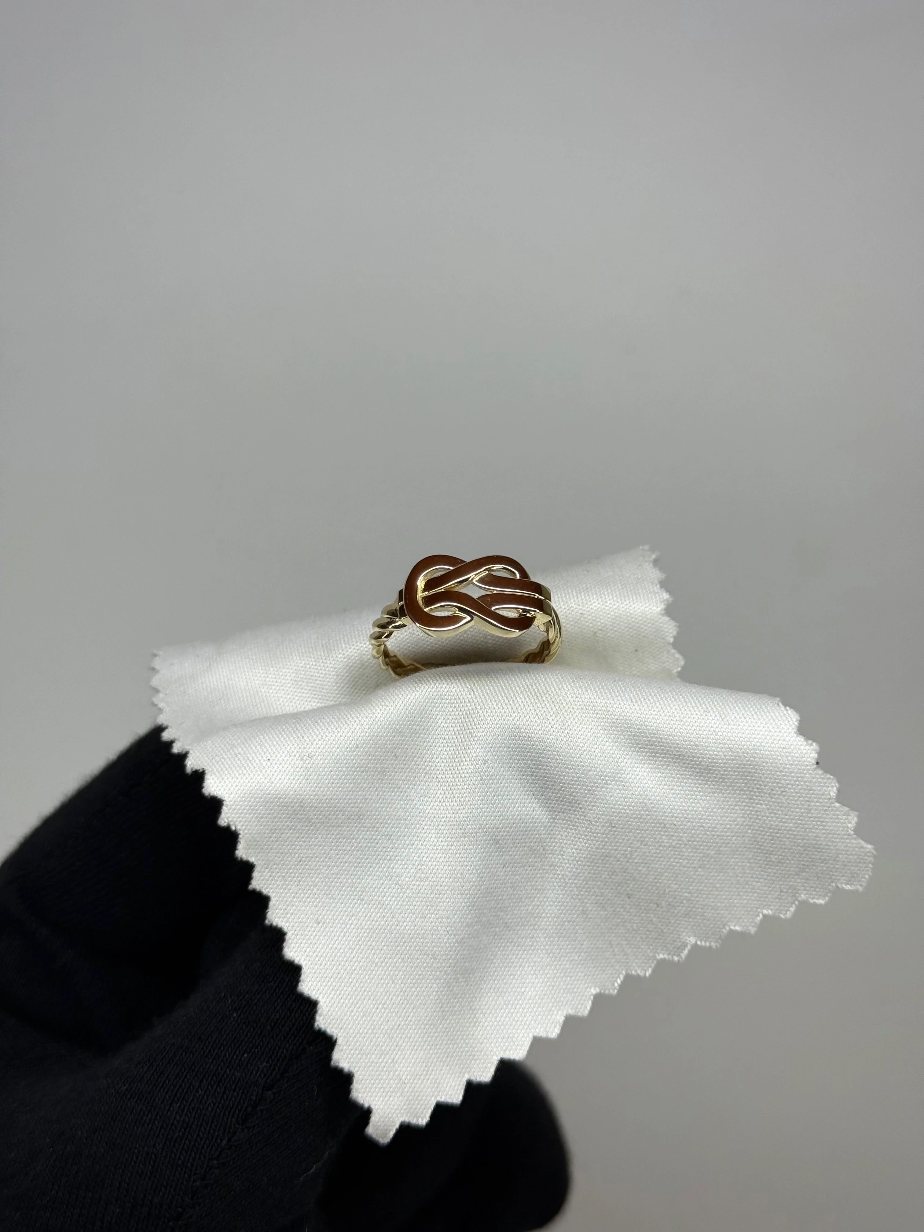 14 K Sonsuzluk Altın Yüzük