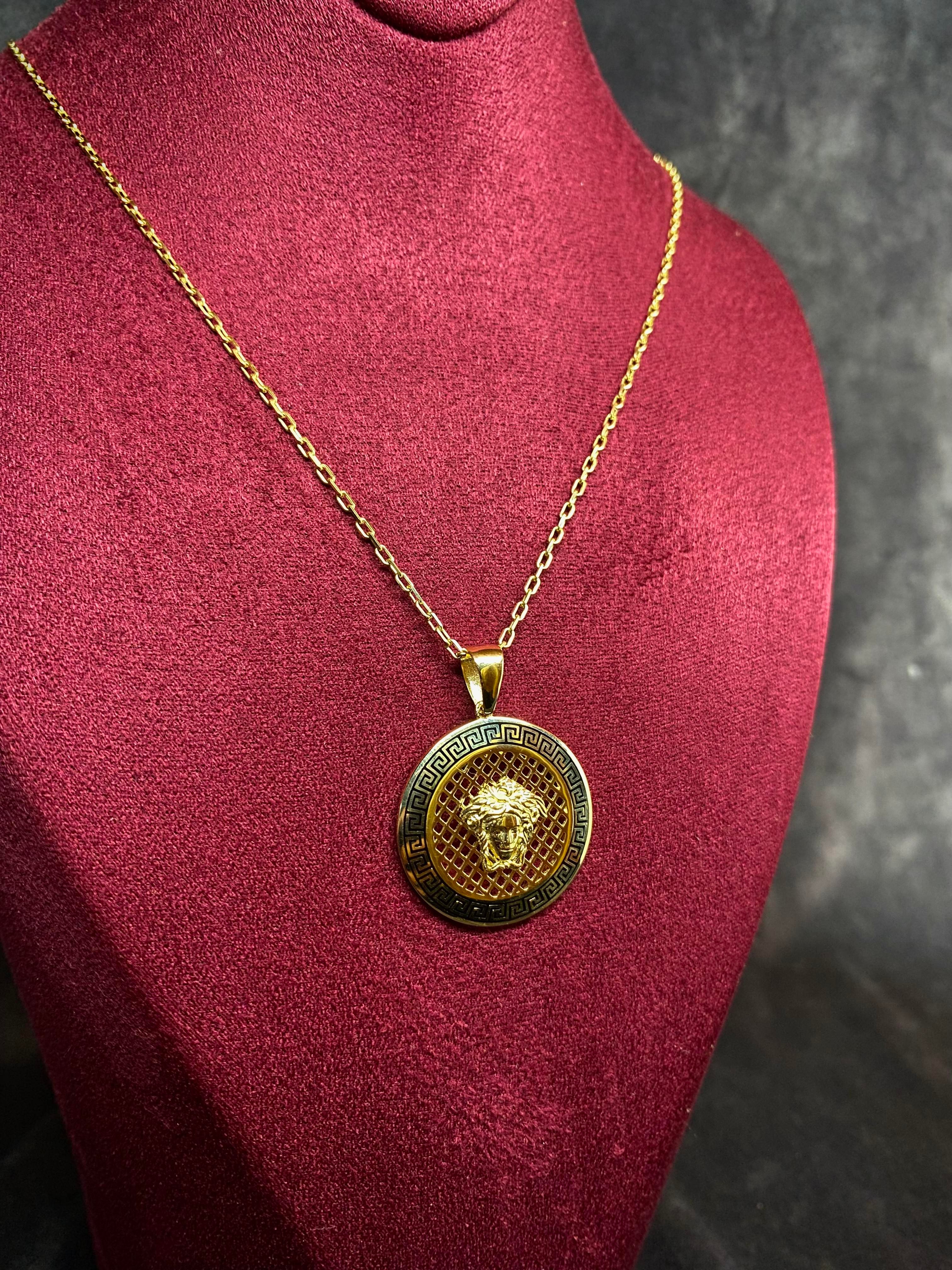 14 K Greek Desenli Medusa Altın Kolye