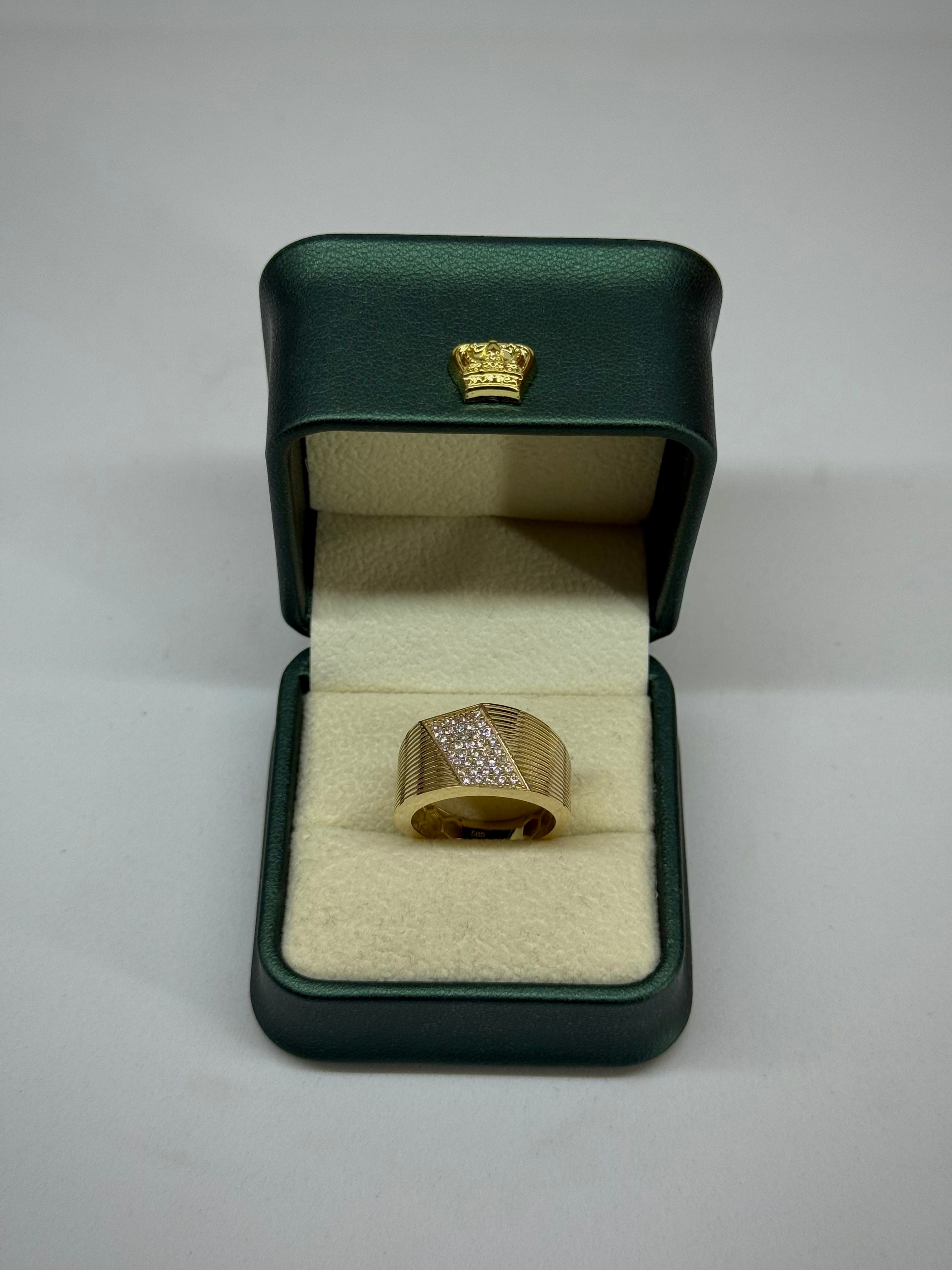 14 K Pave Taşlı Altın Yüzük