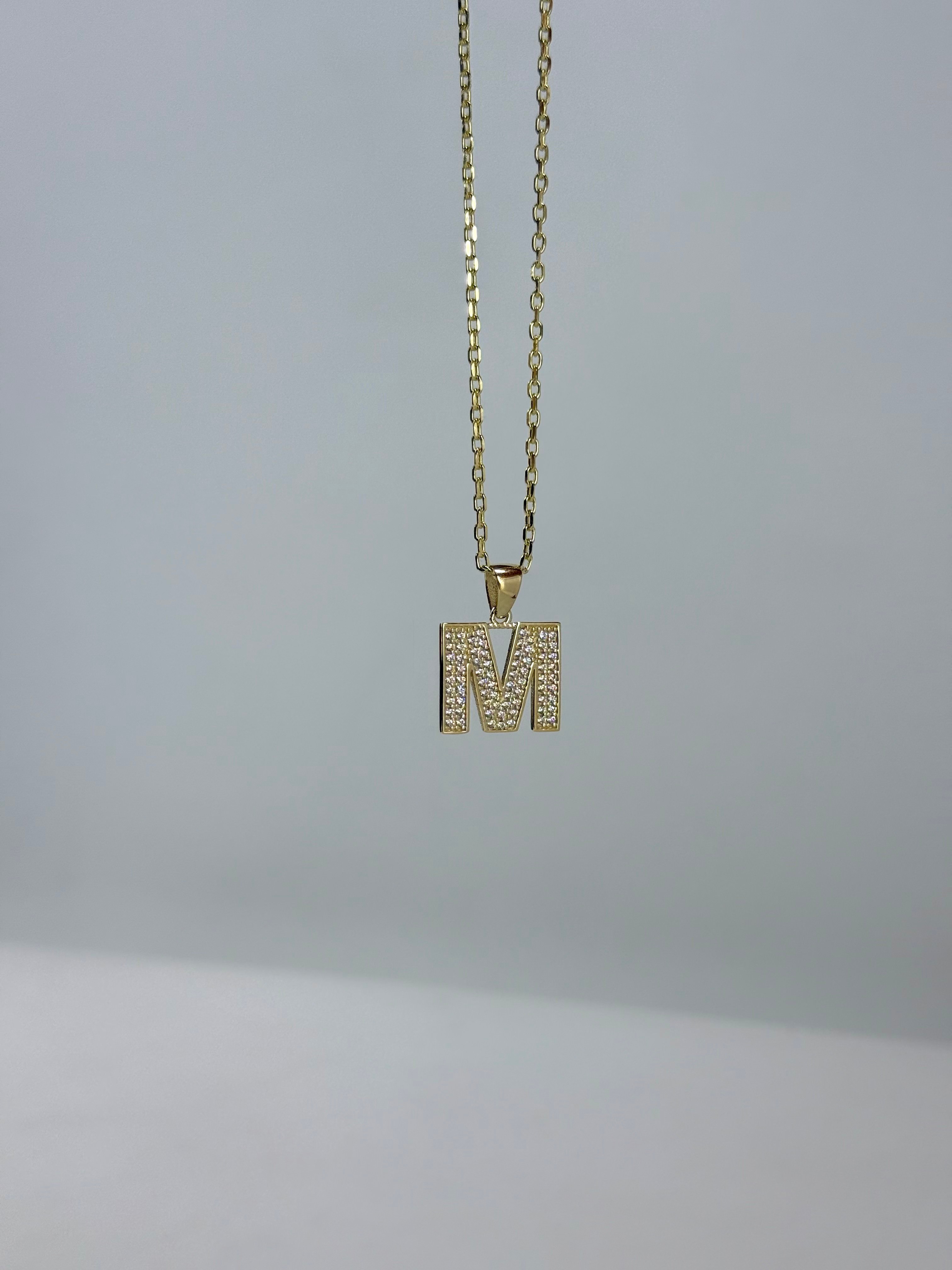 14 K 'M' Harf Altın Kolye