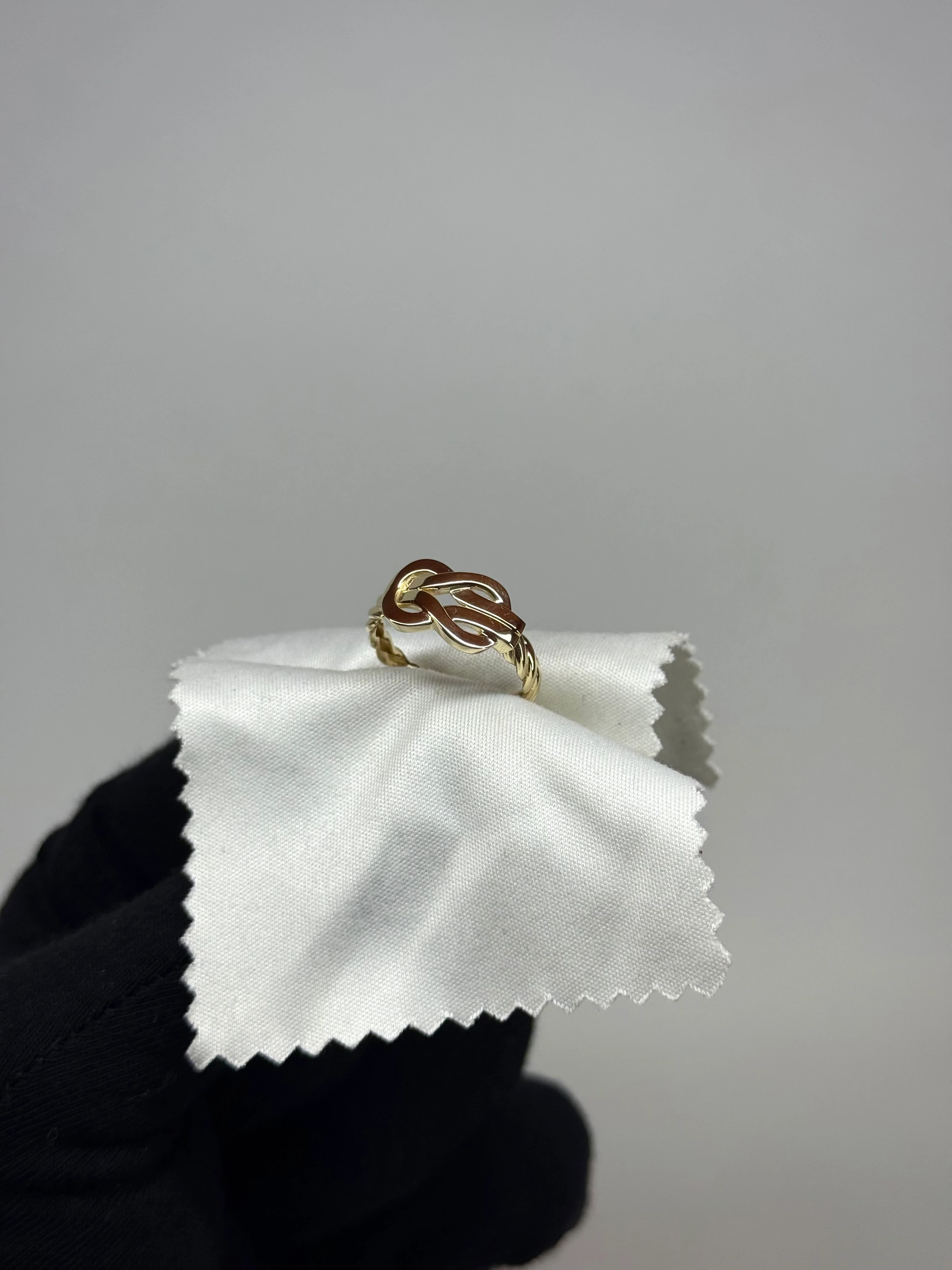 14 K Sonsuzluk Altın Yüzük