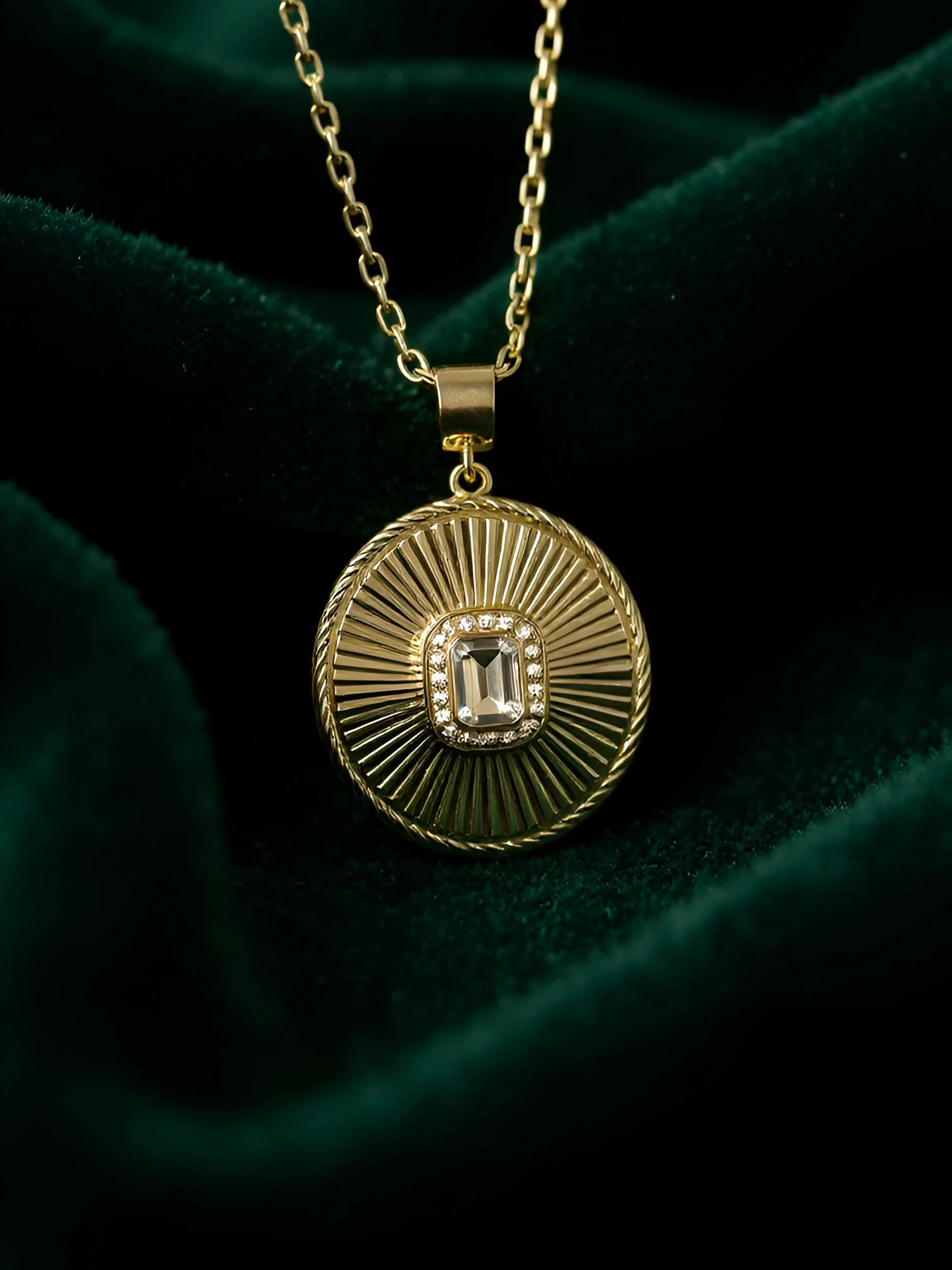 14 K Kalemli Baget Taşlı Altın Kolye