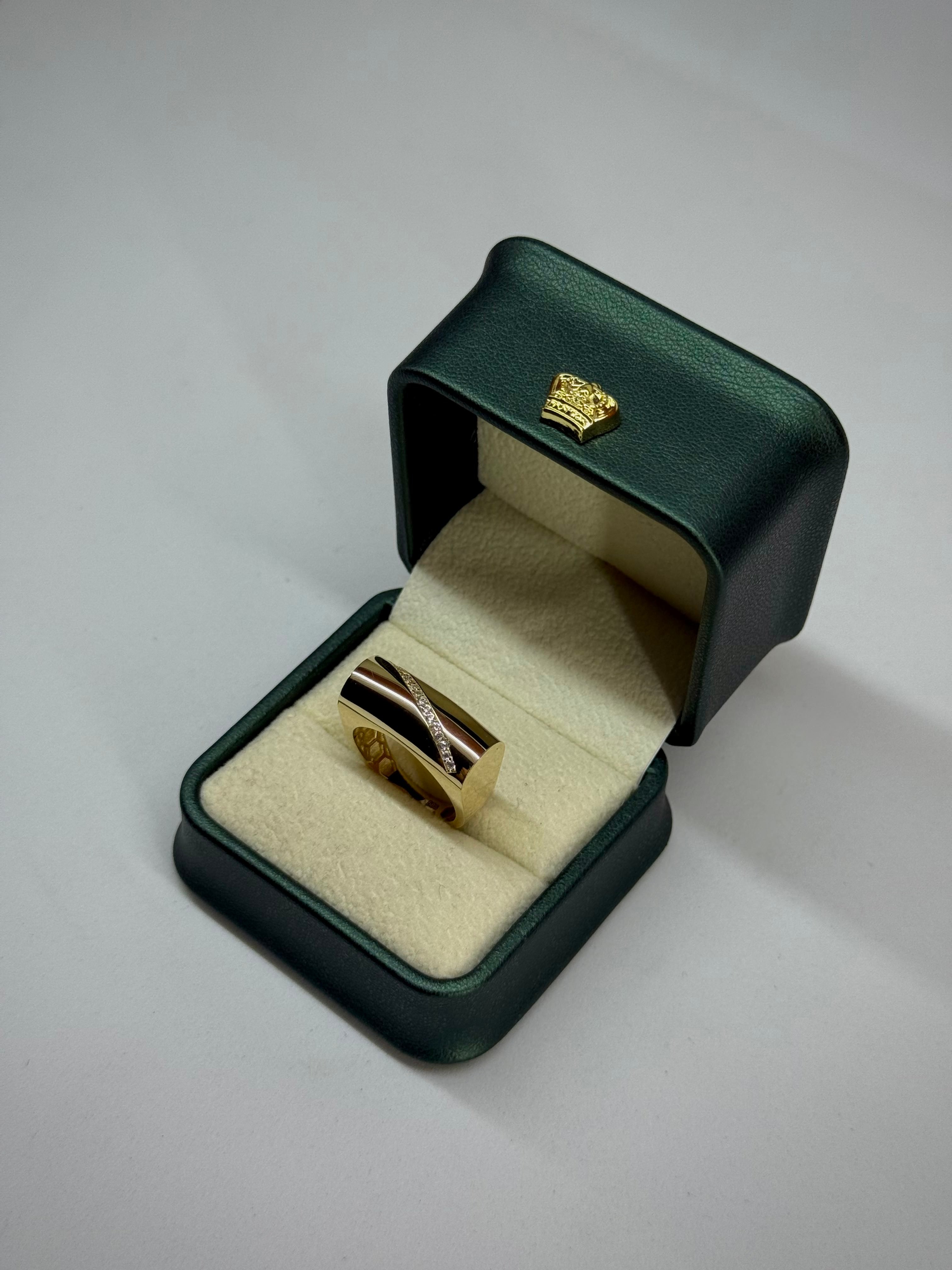 14 K Taşlı Minimalist Dikdörtgen Altın Yüzük