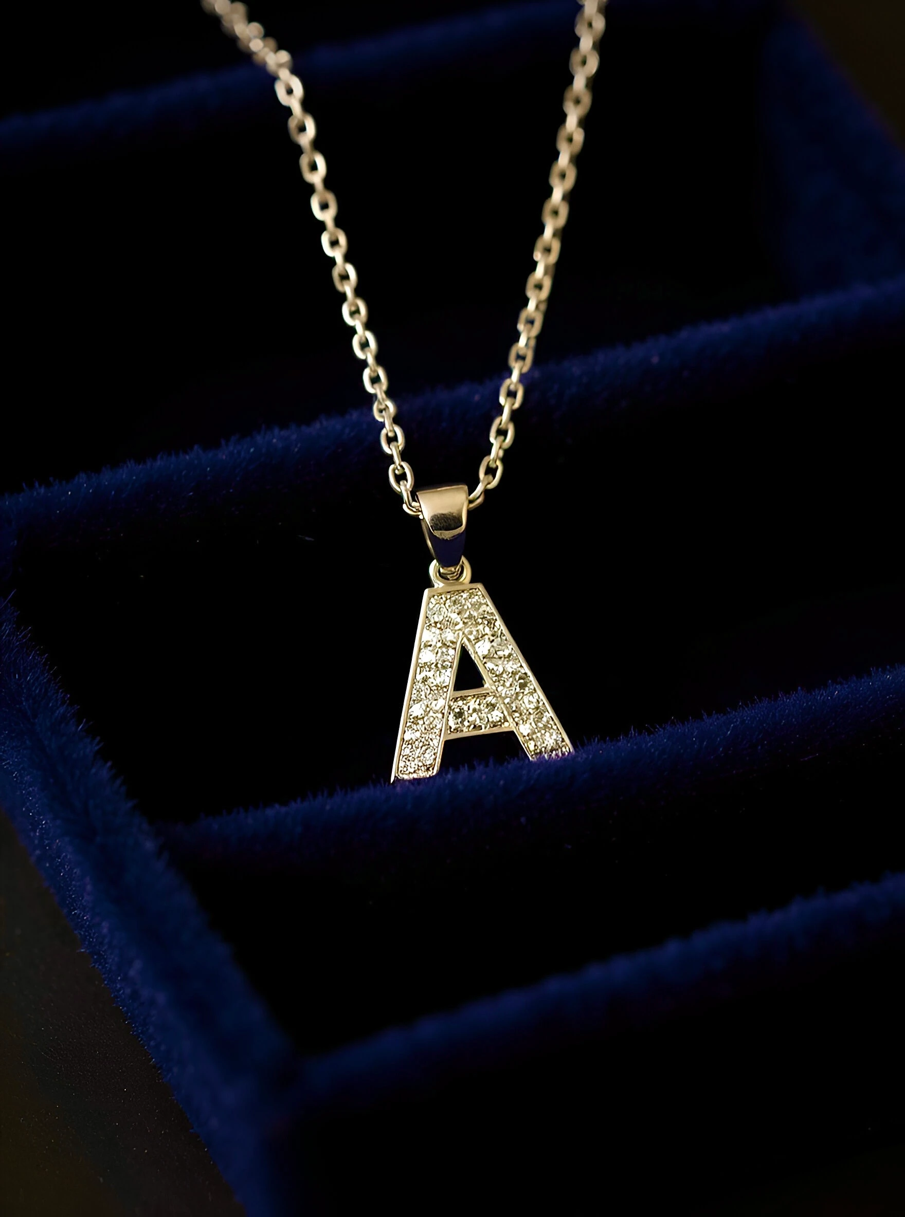 14 K 'A' Harf Altın Kolye