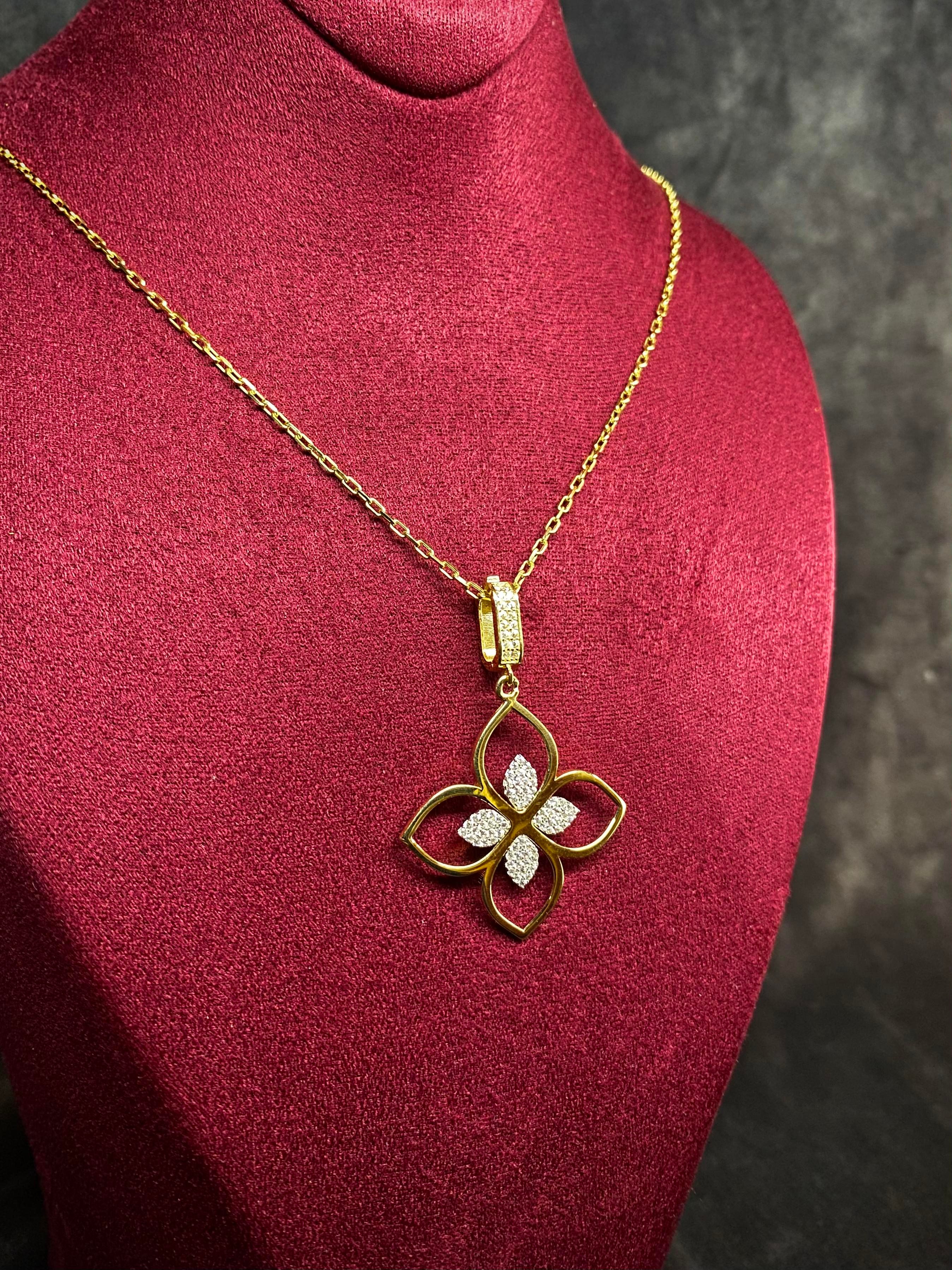 14 K Taşlı Çerçeveli Yonca Altın Kolye