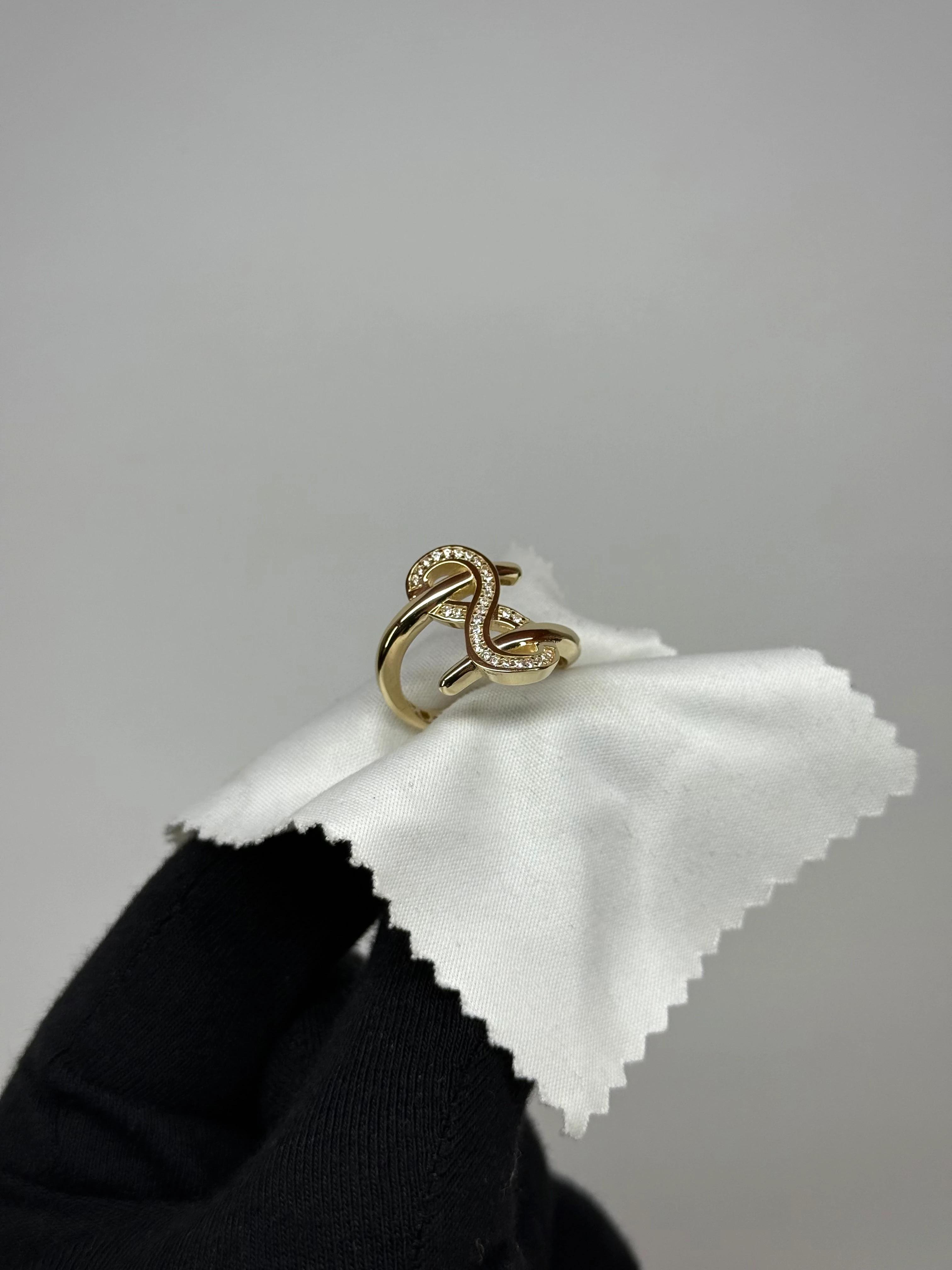 14  K Taşlı Sonsuzluk Sarmal Altın Yüzük