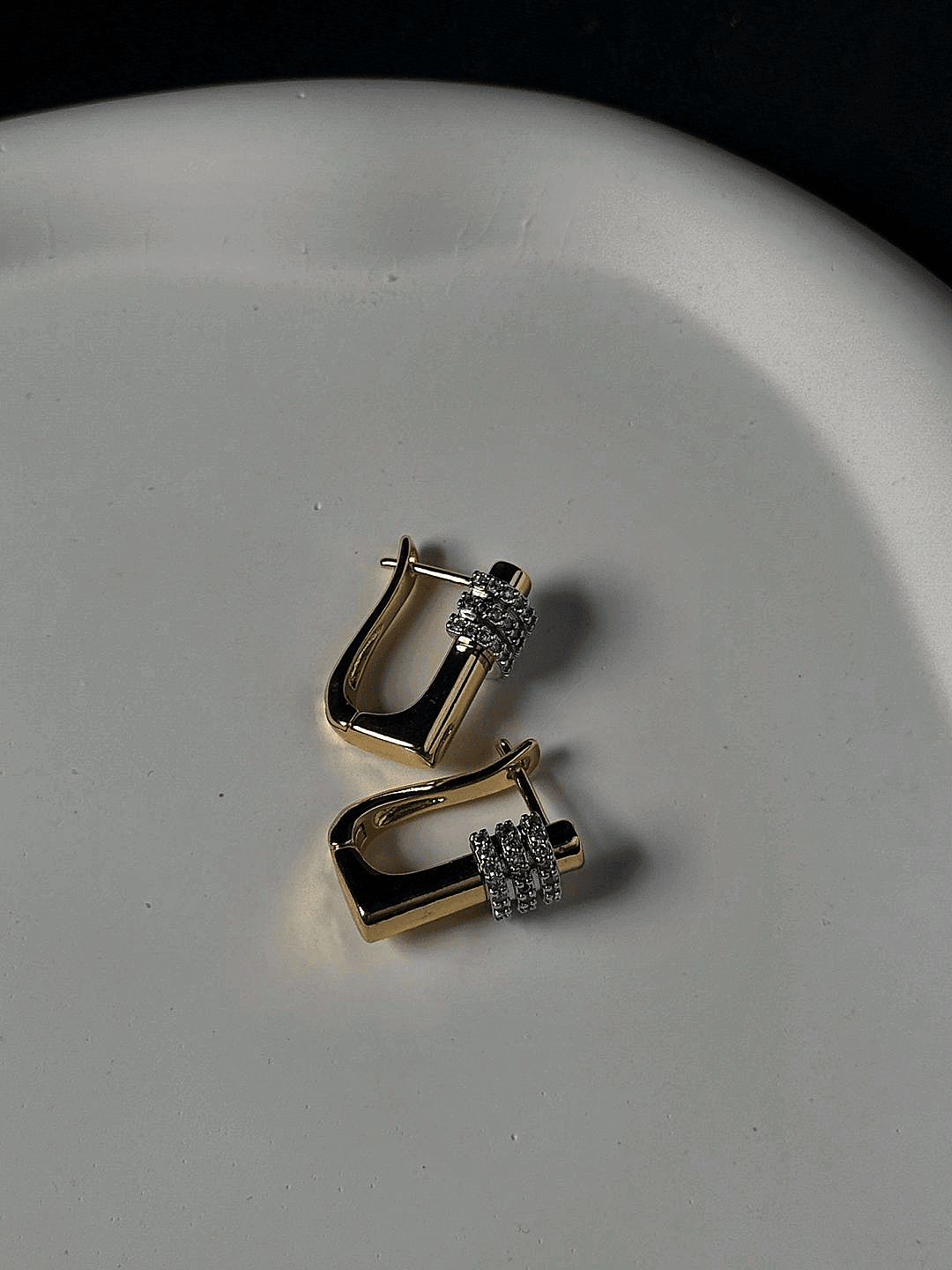 Marka Model Gold Dikdörtgen Küpe