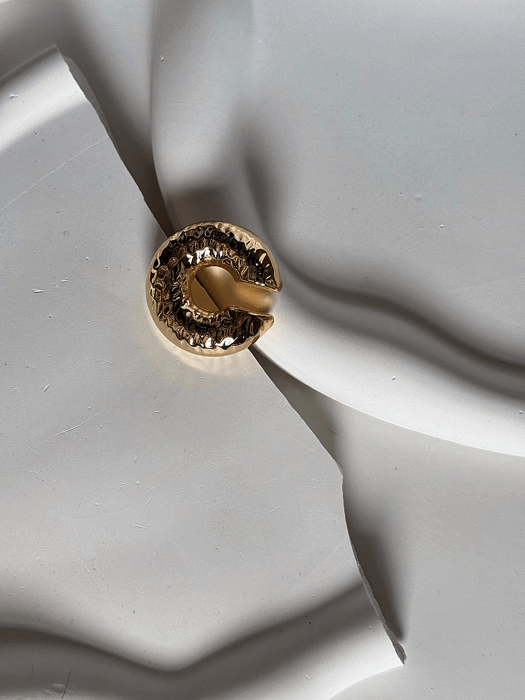 Gold Desen Detay Earcuff
