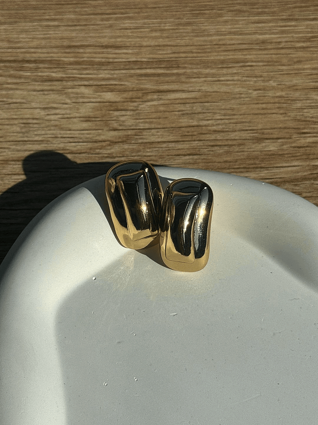 Gold Bombeli Dikdörtgen Küpe