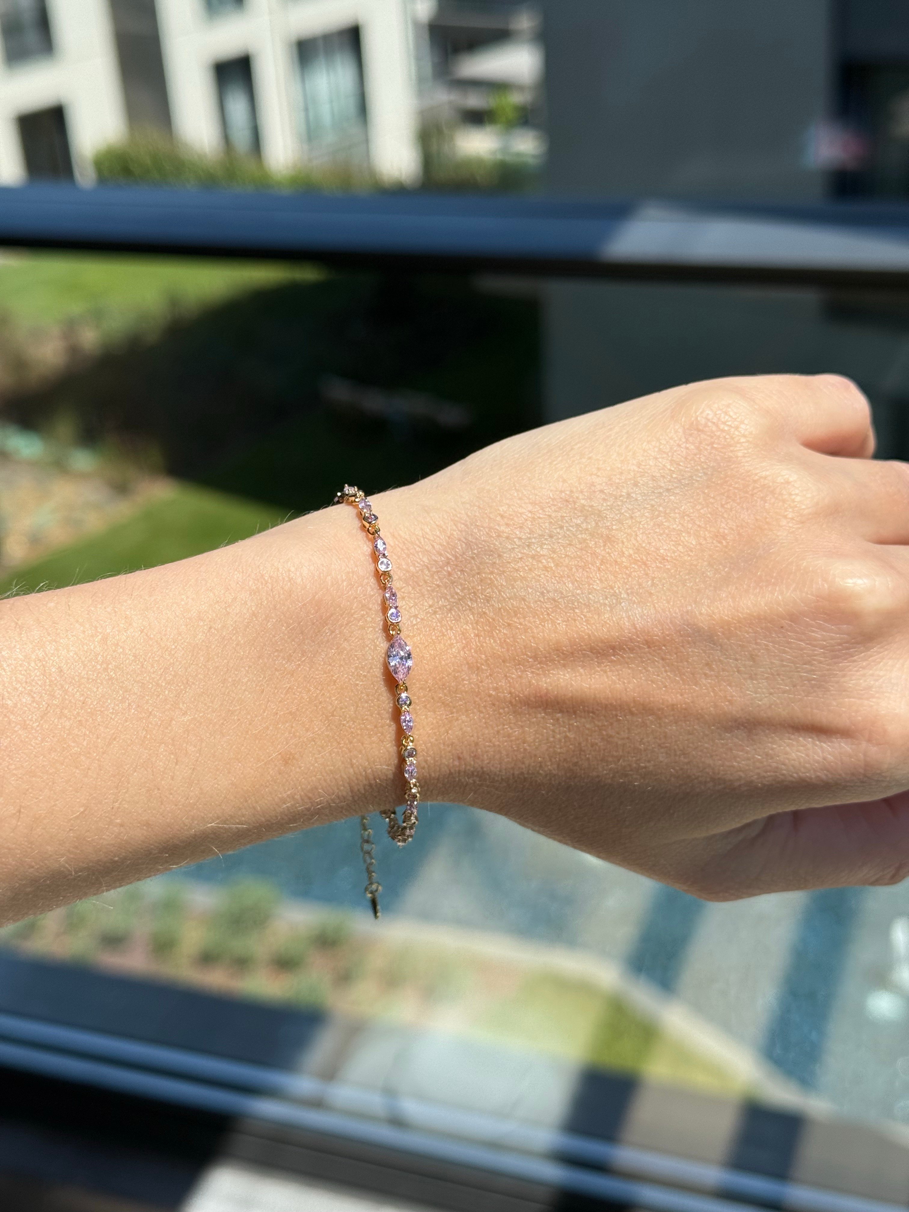 Minimal Pembe Taş Detay Bileklik