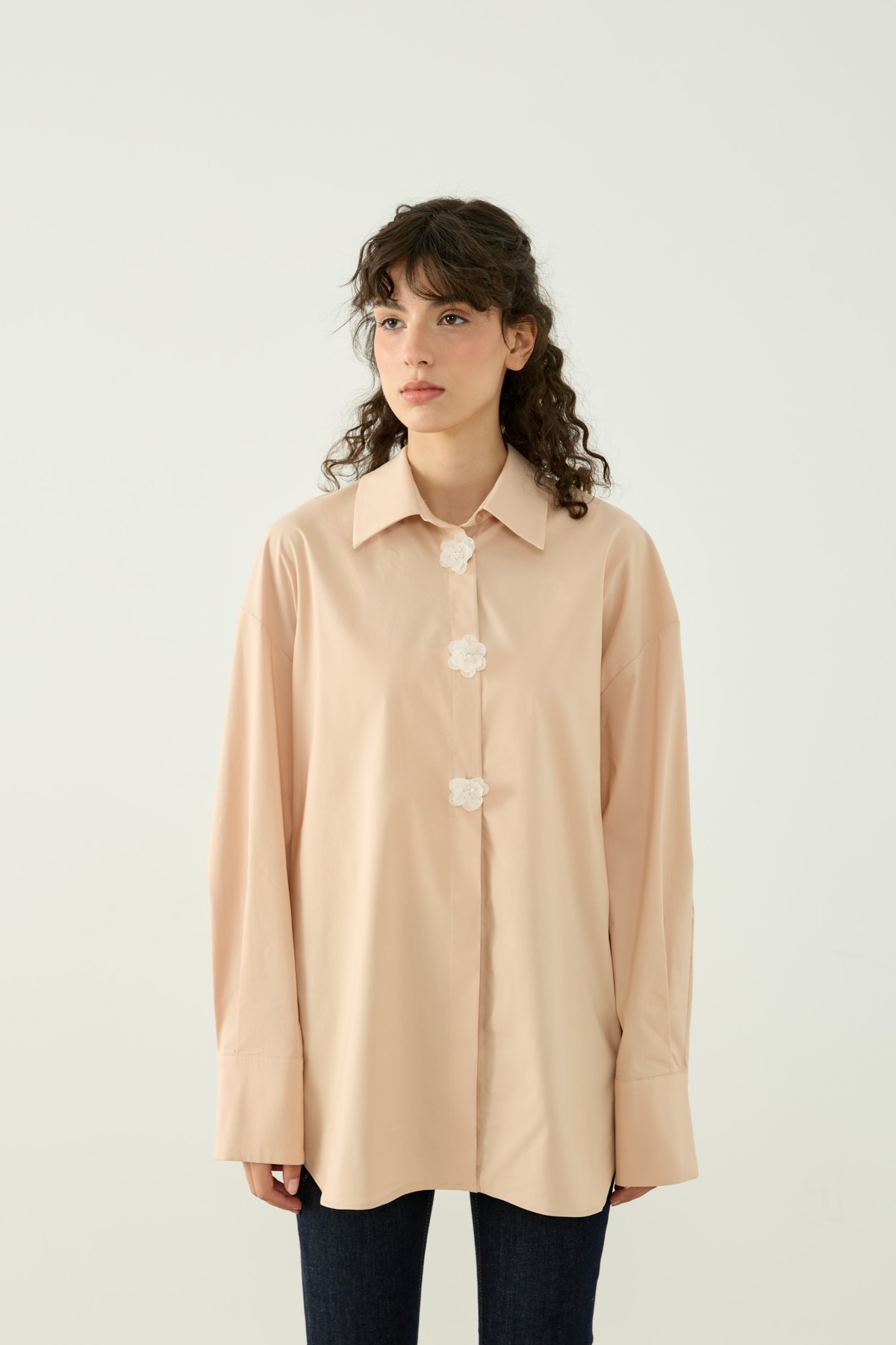 DÜĞME DETAYLI OVERSIZE GÖMLEK - BEJ